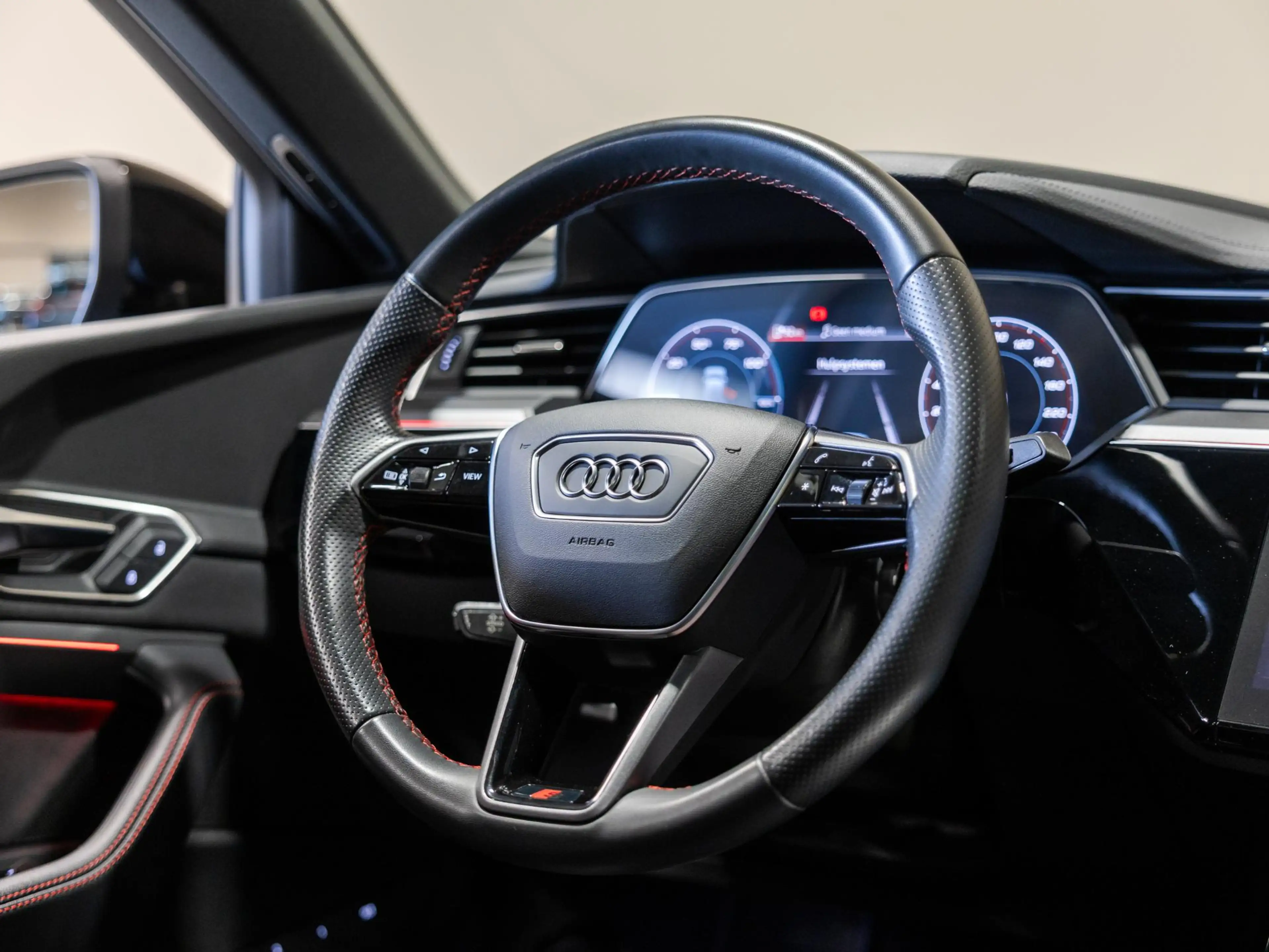 Audi Q8 e-tron Sportback 50 quattro S-Line Edition 95 kWh SOH 90% — photo 45
