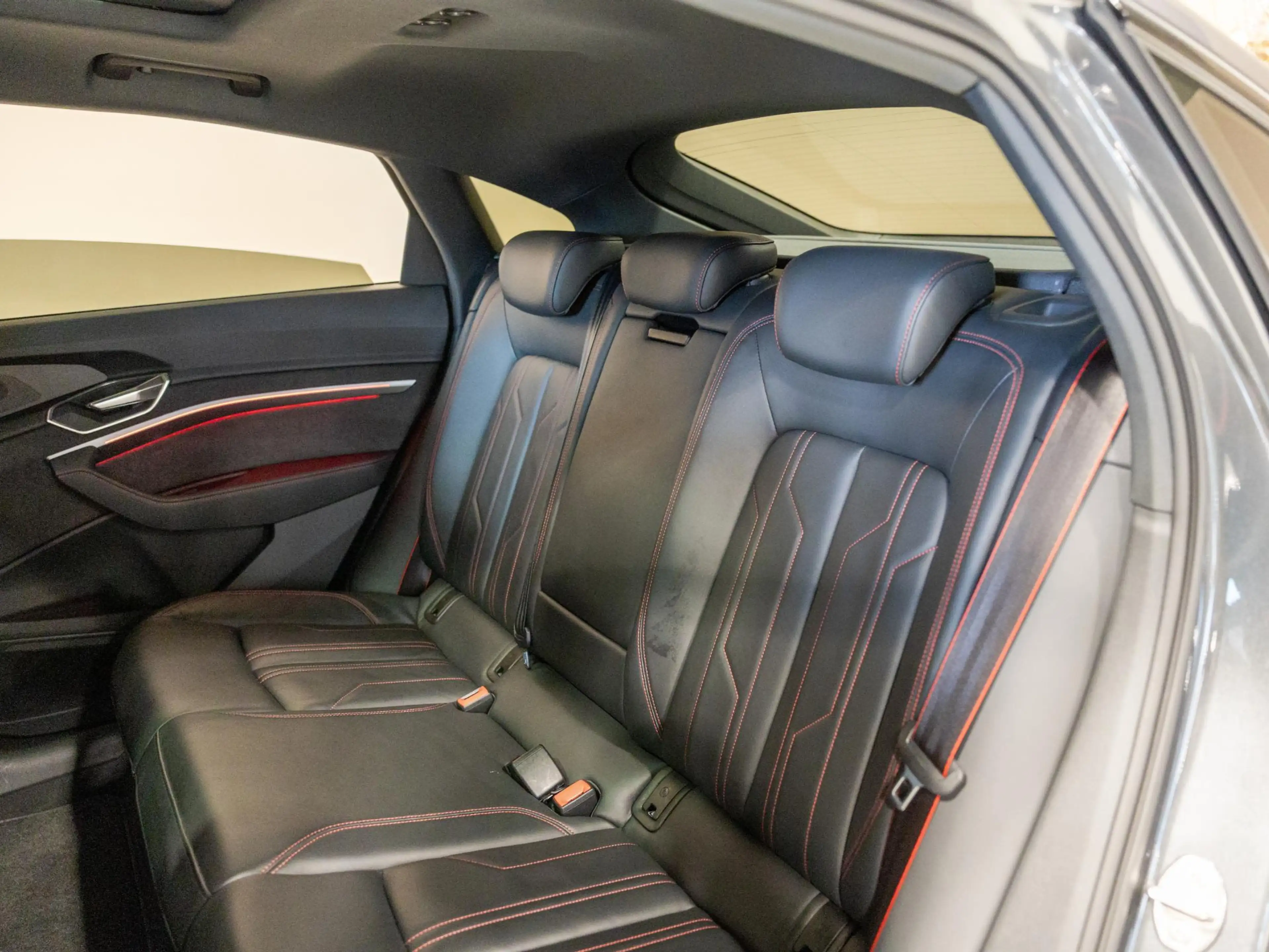 Audi Q8 e-tron Sportback 50 quattro S-Line Edition 95 kWh SOH 90% — photo 9