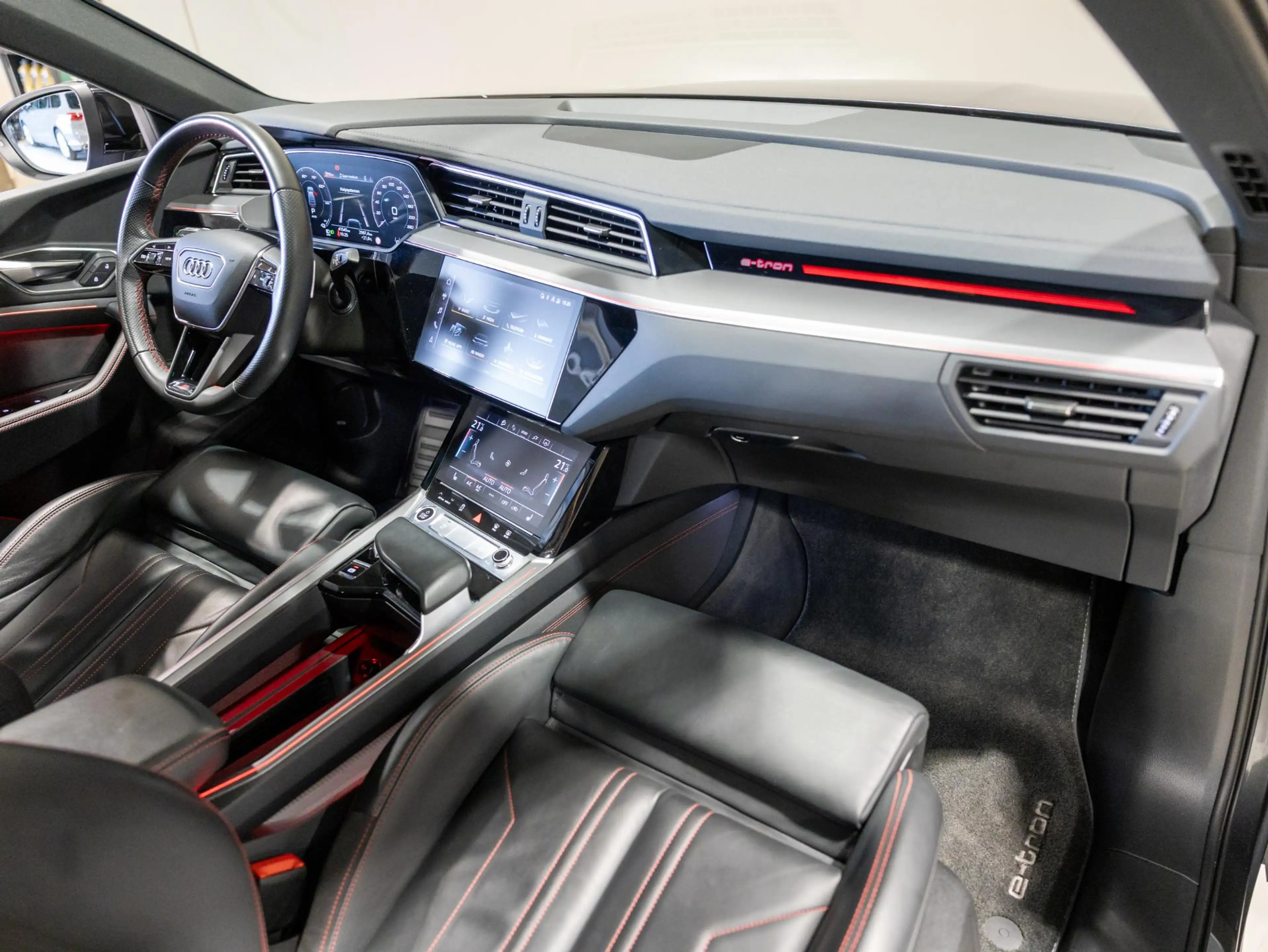 Audi Q8 e-tron Sportback 50 quattro S-Line Edition 95 kWh SOH 90% — photo 7
