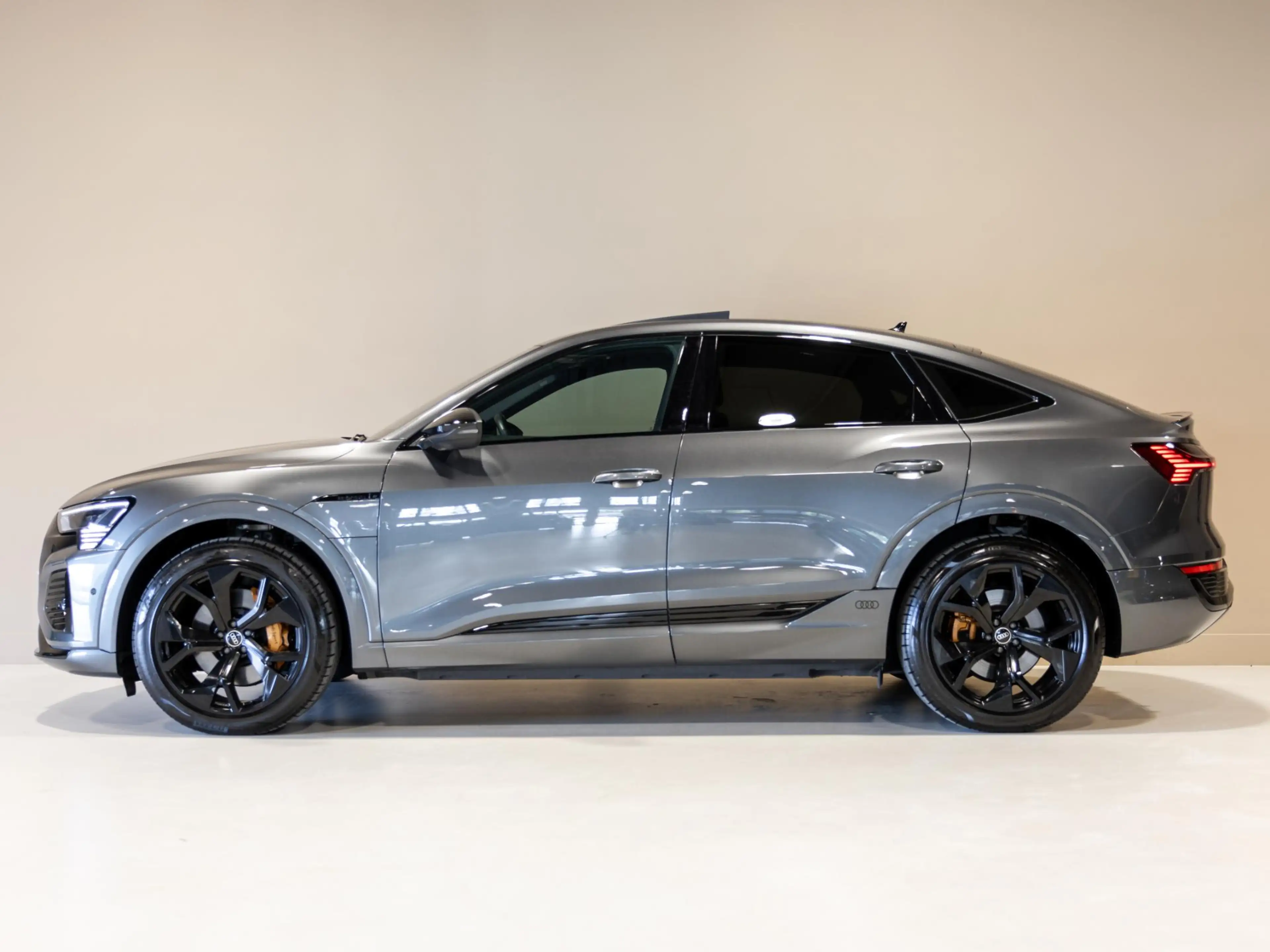 Audi Q8 e-tron Sportback 50 quattro S-Line Edition 95 kWh SOH 90% — photo 3