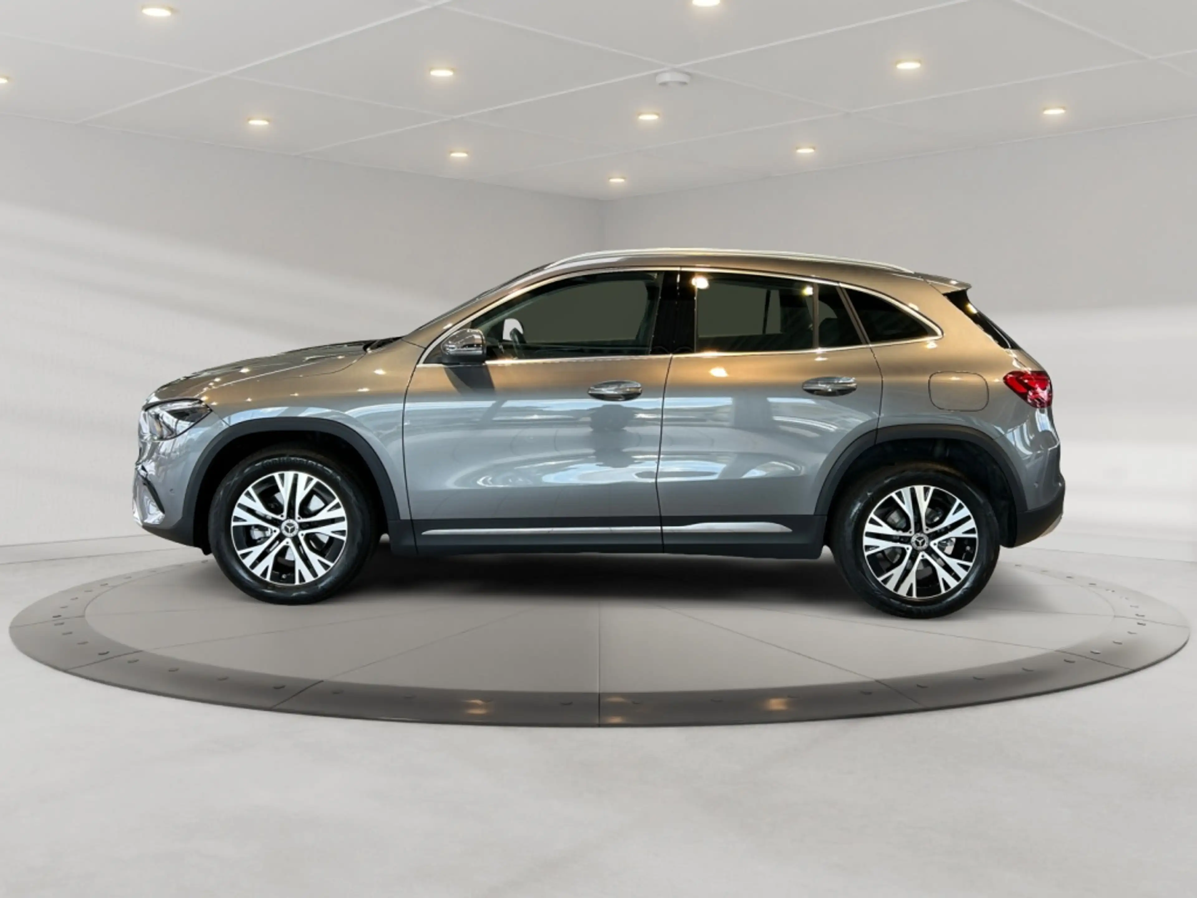 Mercedes-Benz GLA 180 Progressive MBUX+Progressive+Wide+Cam — photo 5