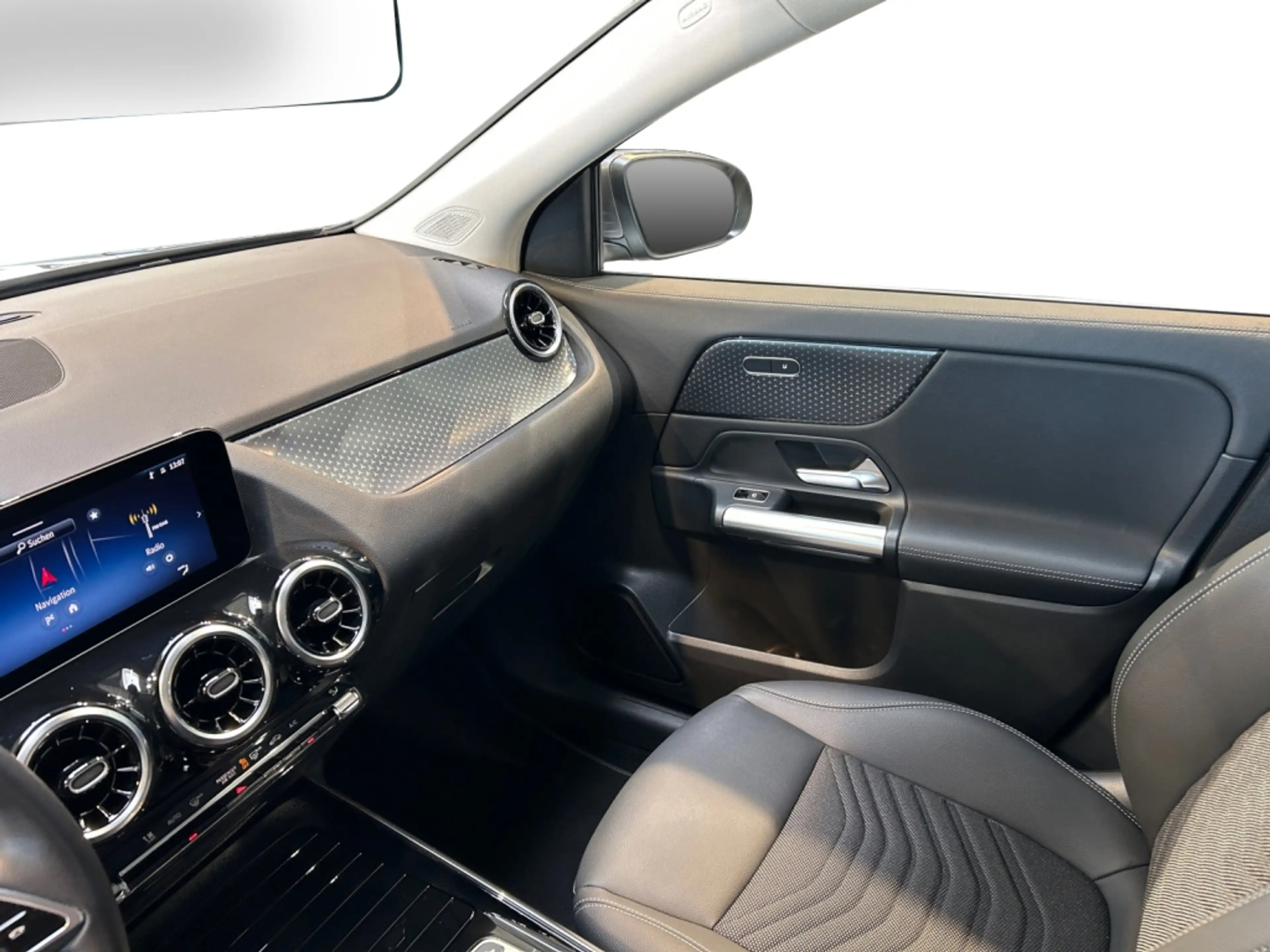 Mercedes-Benz GLA 180 Progressive MBUX+Progressive+Wide+Cam — photo 12