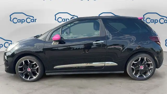 DS Automobiles DS 3 view 2