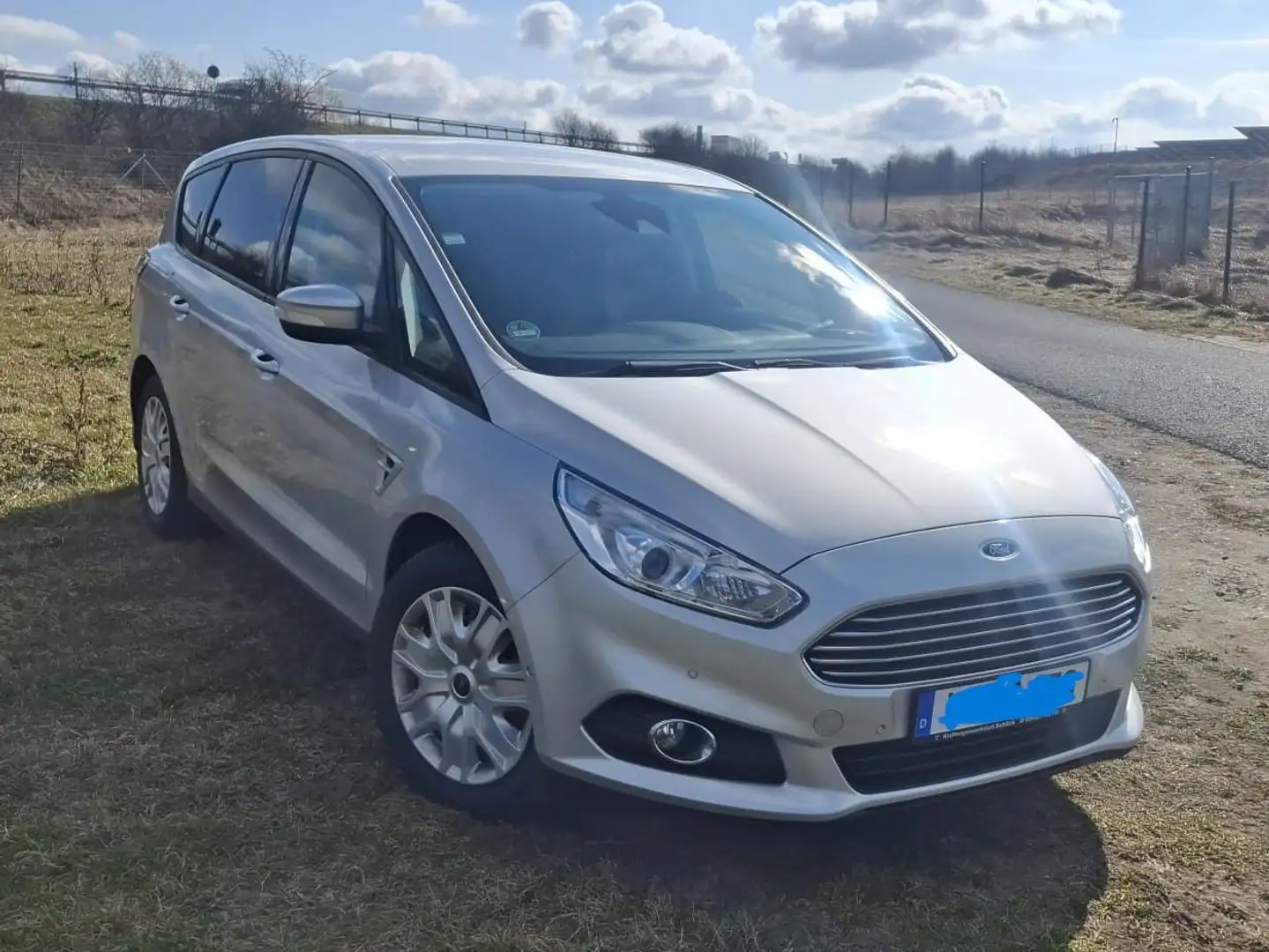 Ford S-Max S-Max Diesel 2.0 TDCi Trend Silber - 1
