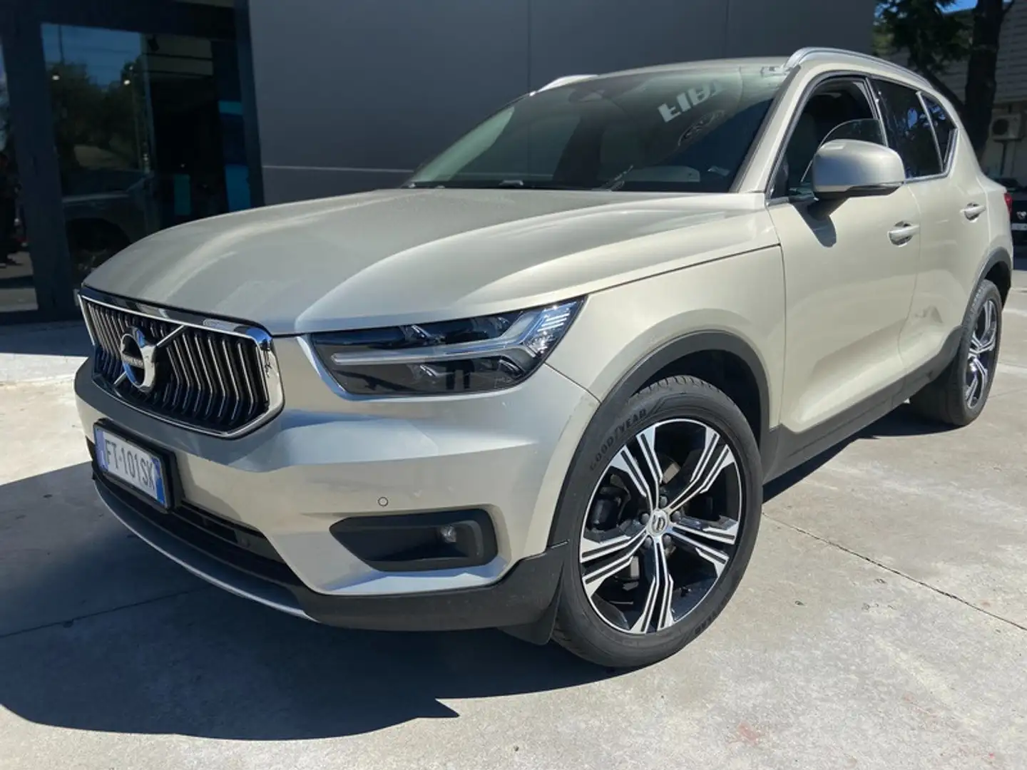 Volvo XC40 2.0 T5 Business Plus Grigio - 1