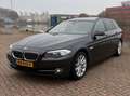 BMW 520 520D High Ex. CLIMA//CRUISE/PDC/PRIV.GLASS/XEN/NAV Grijs - thumbnail 1