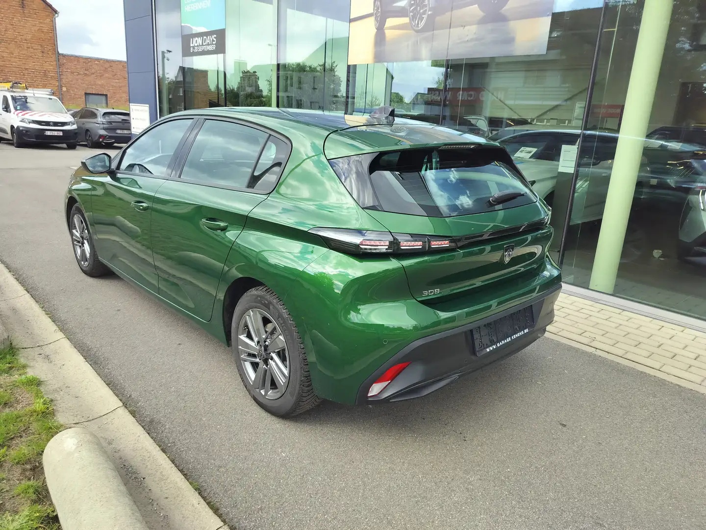 Peugeot 308 308 PureTech 130 Active Pack Vert - 2