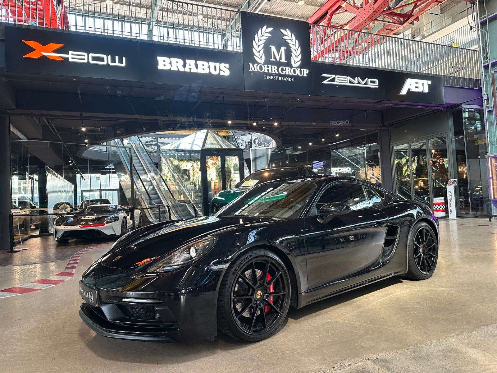Second hand Porsche Cayman 