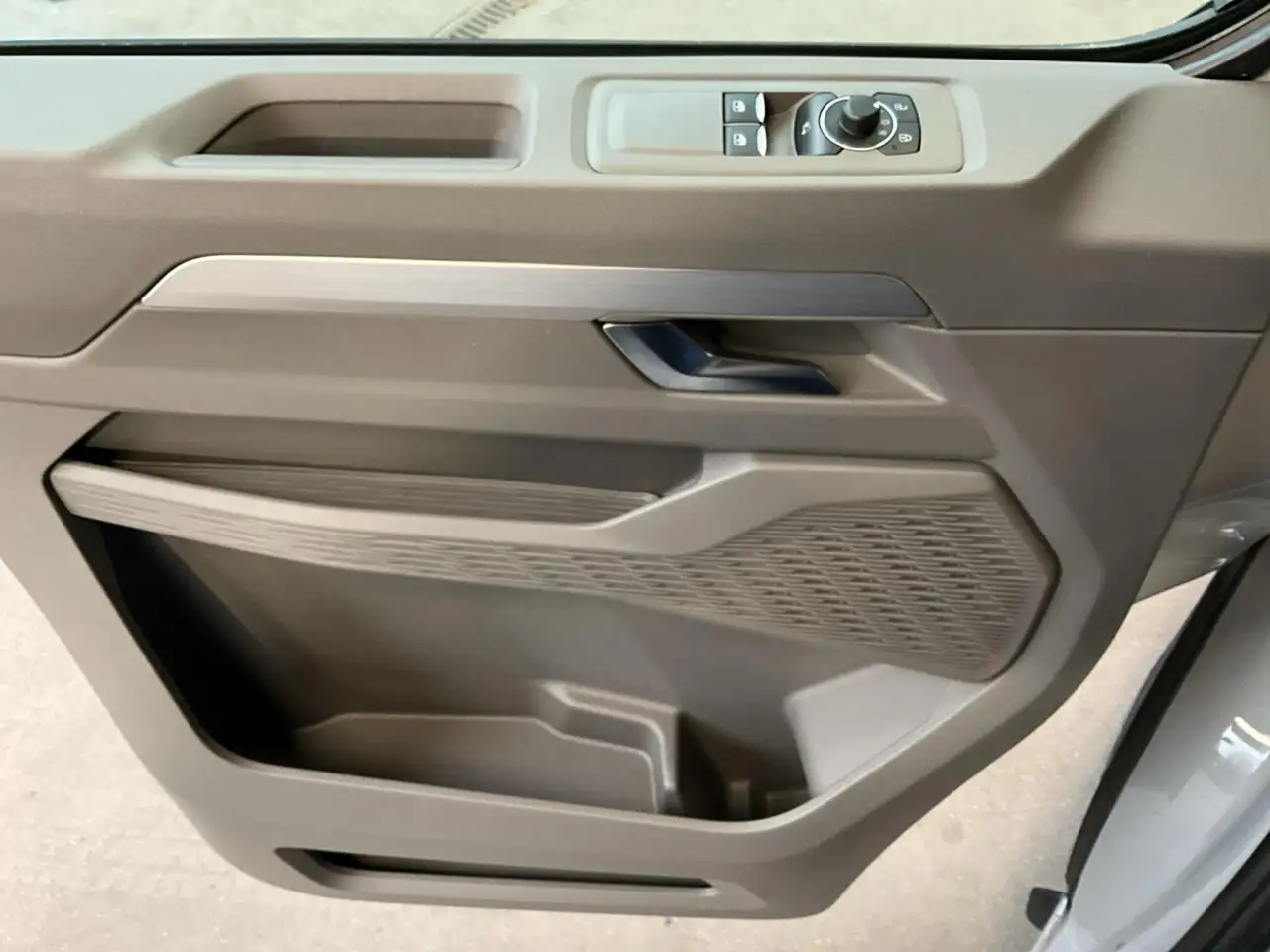 Volkswagen T7 Caravelle Life+Kurz+DSG+9Sitze+LED 14