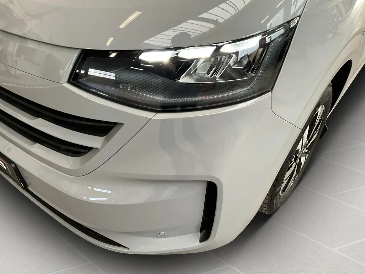 Volkswagen T7 Caravelle Life+Kurz+DSG+9Sitze+LED 17