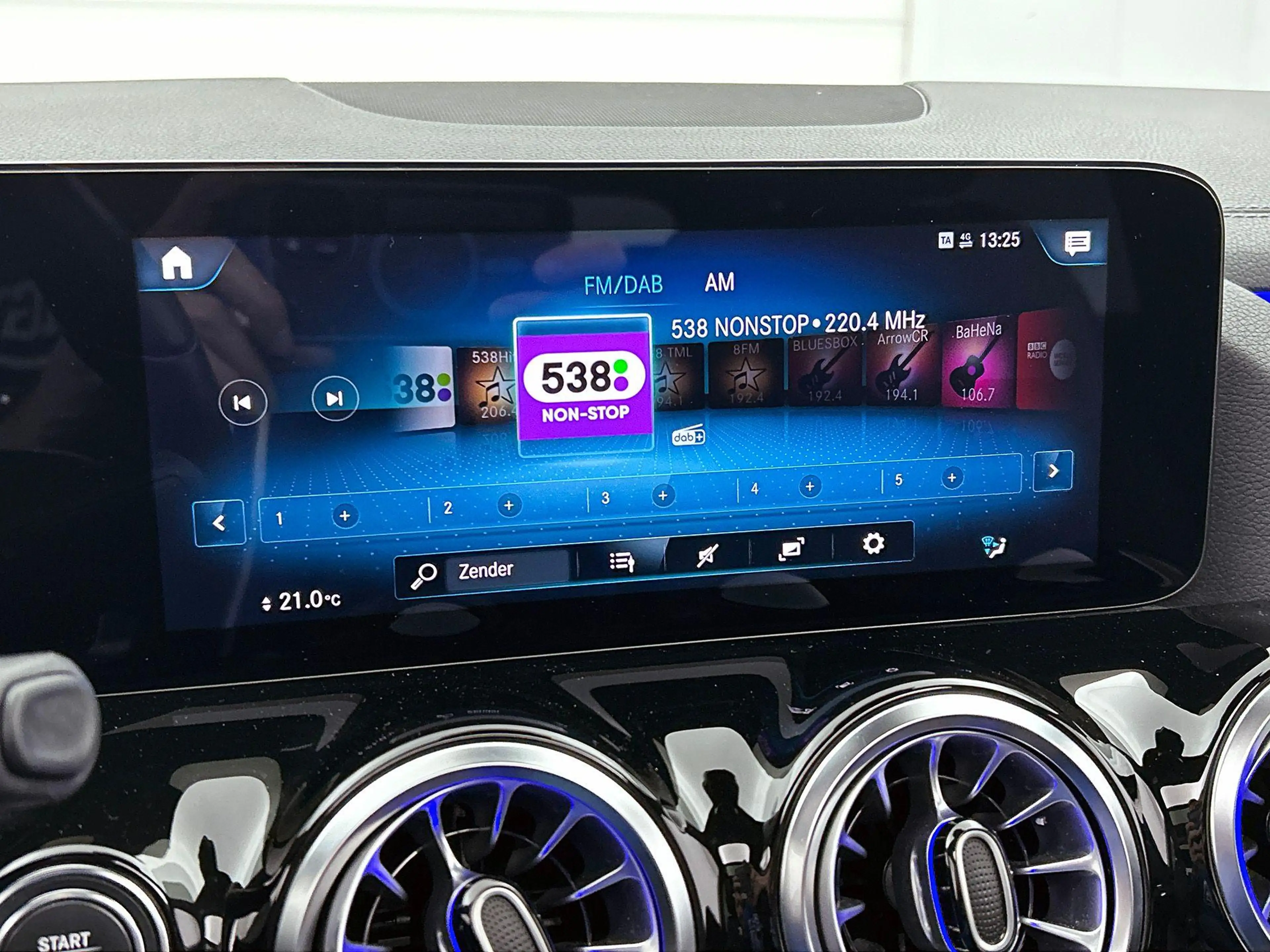 Mercedes-Benz B 250 e Premium PANORAMADAK | LEER | MATRIX-LED | WIDESC — photo 12
