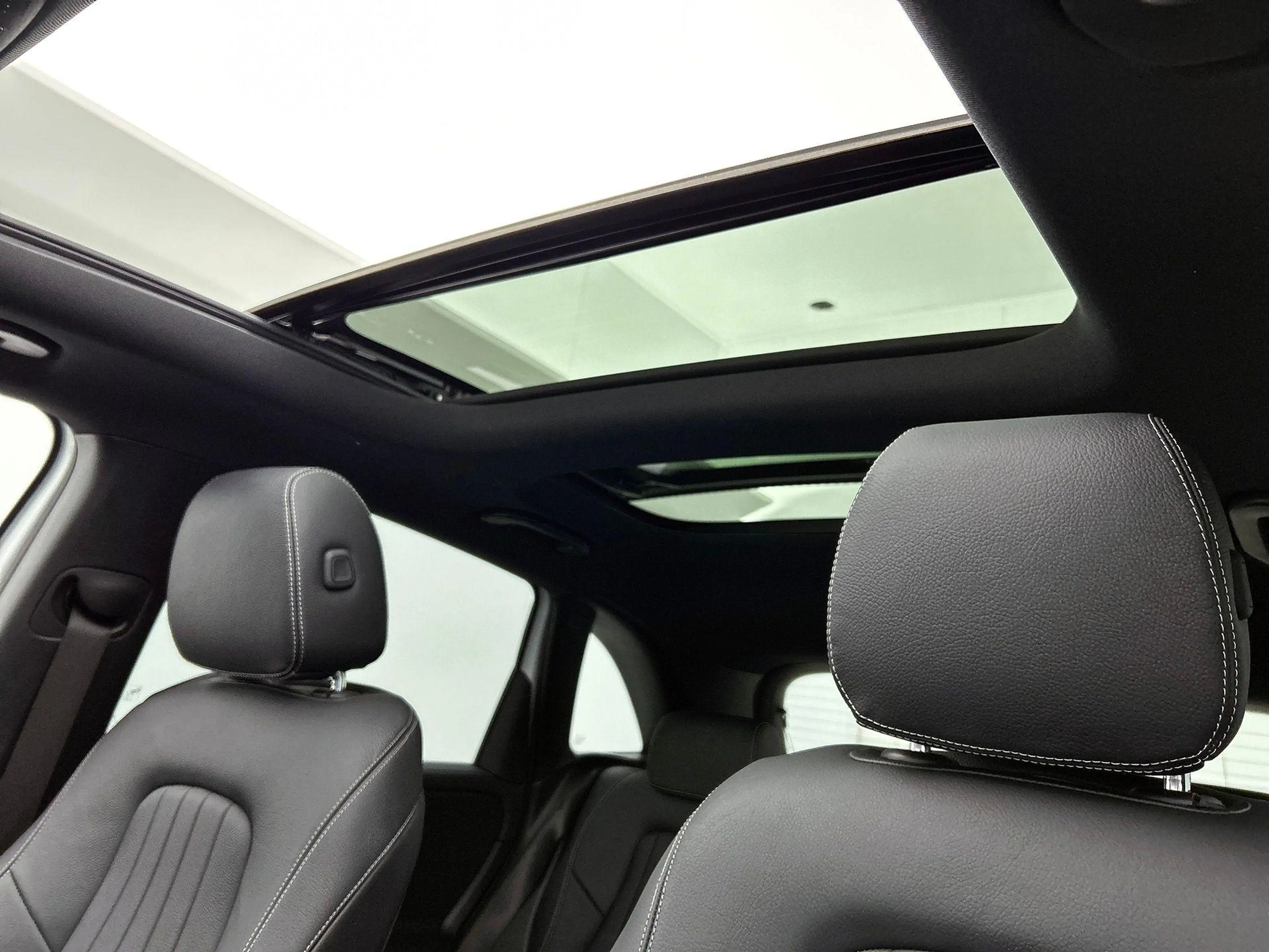 Mercedes-Benz B 250 e Premium PANORAMADAK | LEER | MATRIX-LED | WIDESC — photo 4