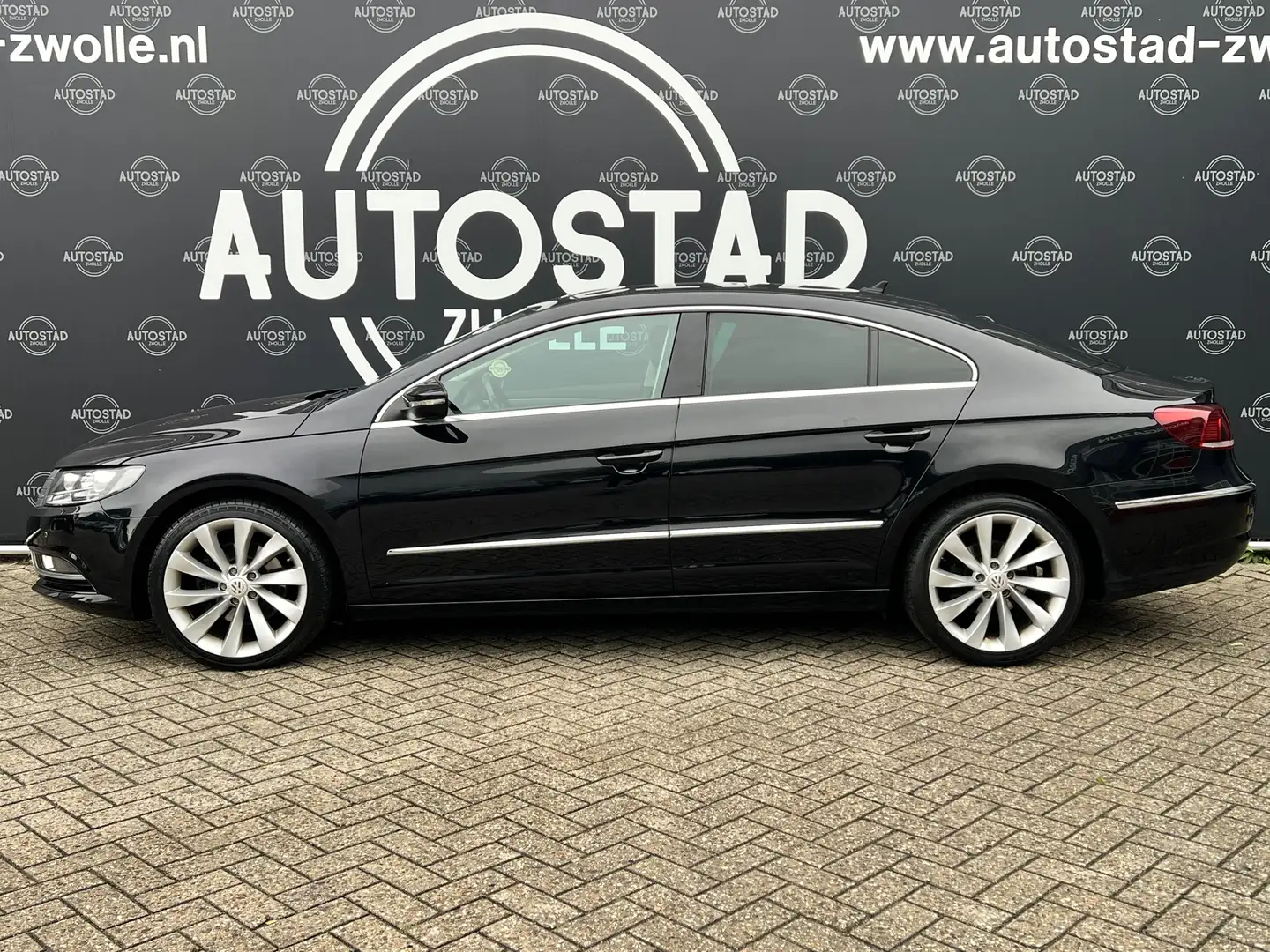 Volkswagen CC 2.0 TDI BlueMotion Automaat/Pano/Navi/NAP/APK/Airc Zwart - 2