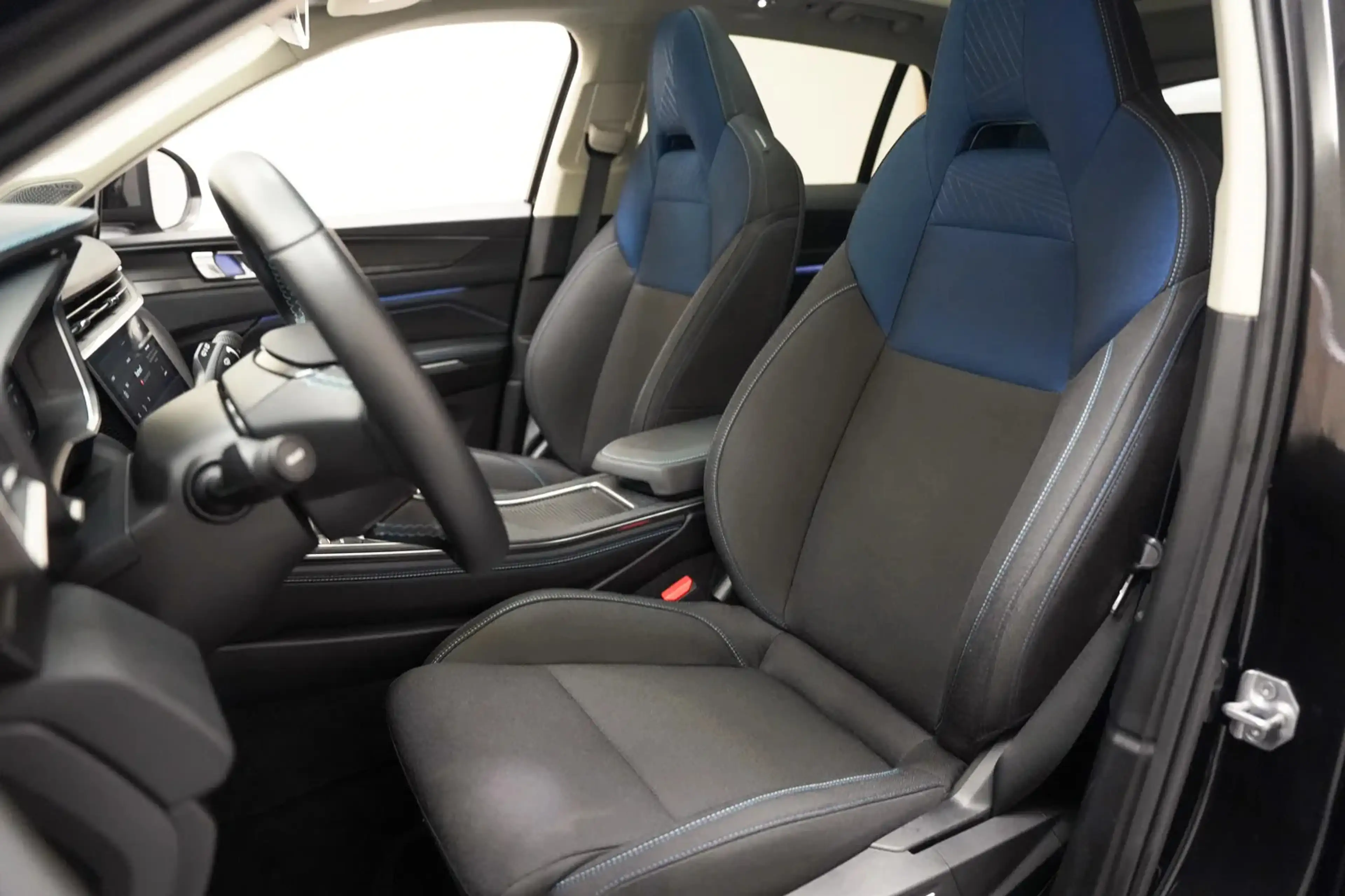 Lynk & Co 01 1.5 PHEV MY22 Zwart 6,6kWh [ SoH 94,7% | 360ºcam A — photo 10