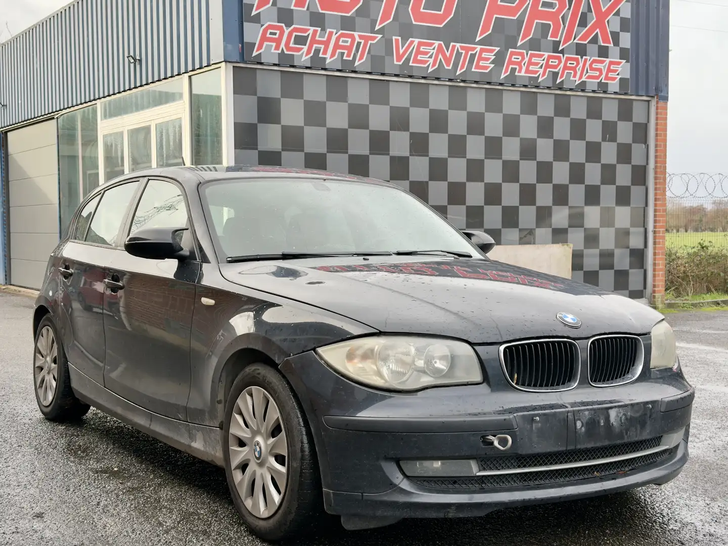 BMW 118 d Clim Start&Stop Euro 4 Problème Moteur ! Noir - 2