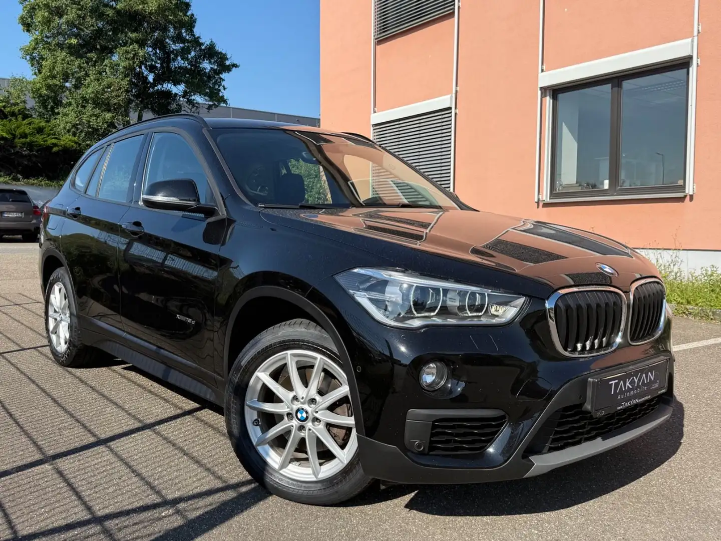 BMW X1 xDrive 18 d Advantage / 1.Hand / NAVI / LED Noir - 1