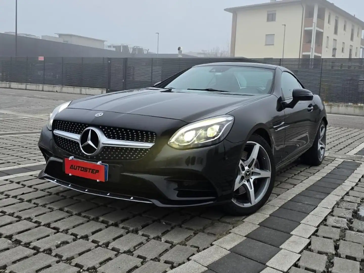 Mercedes-Benz SLC 300 SLC - R172 2016 Premium auto Noir - 1