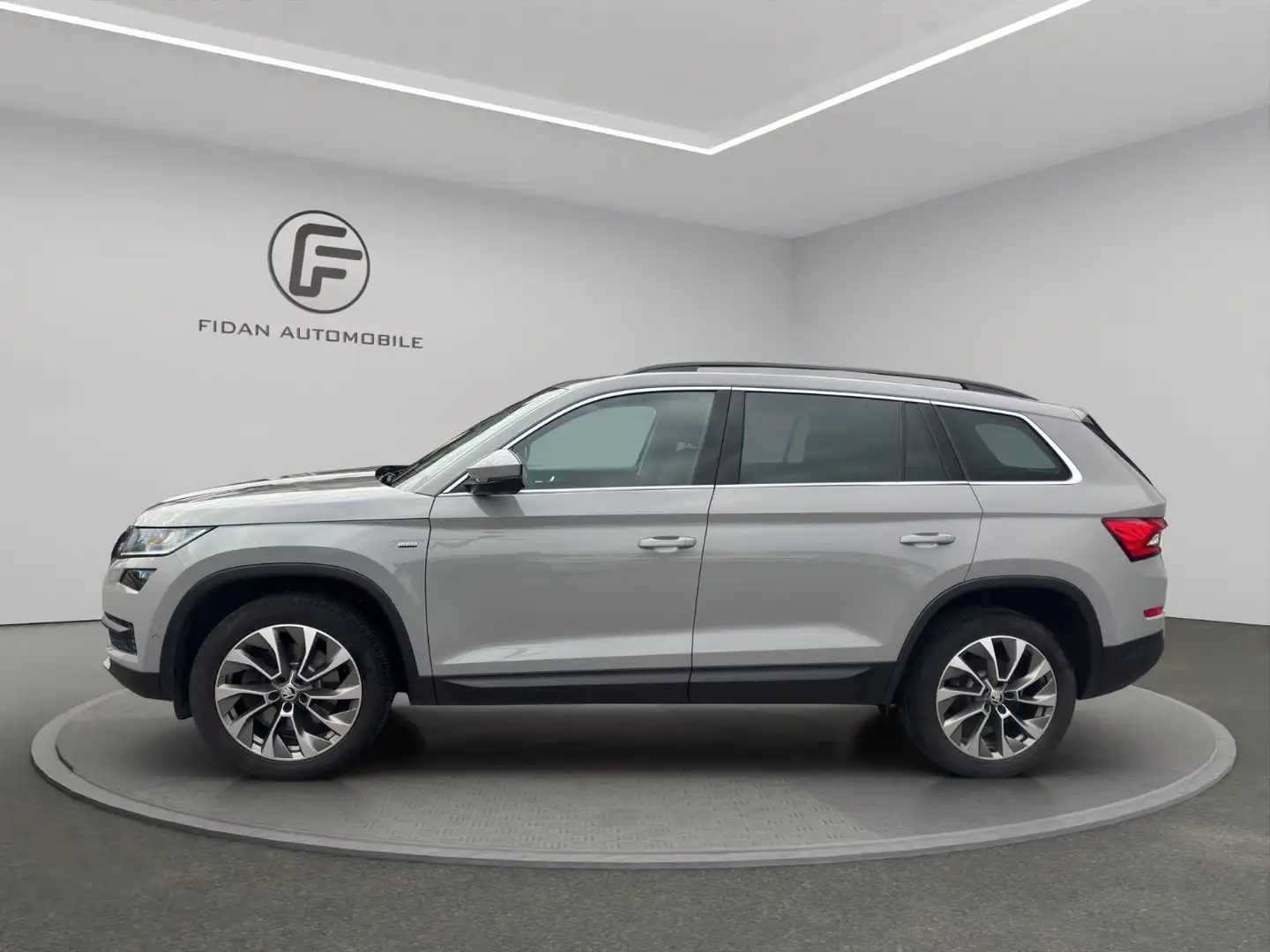 Skoda Kodiaq 4x4*VRTL*7Sitz*STHZ*AHK*DCC*360*Cant*ACC* Grau - 2