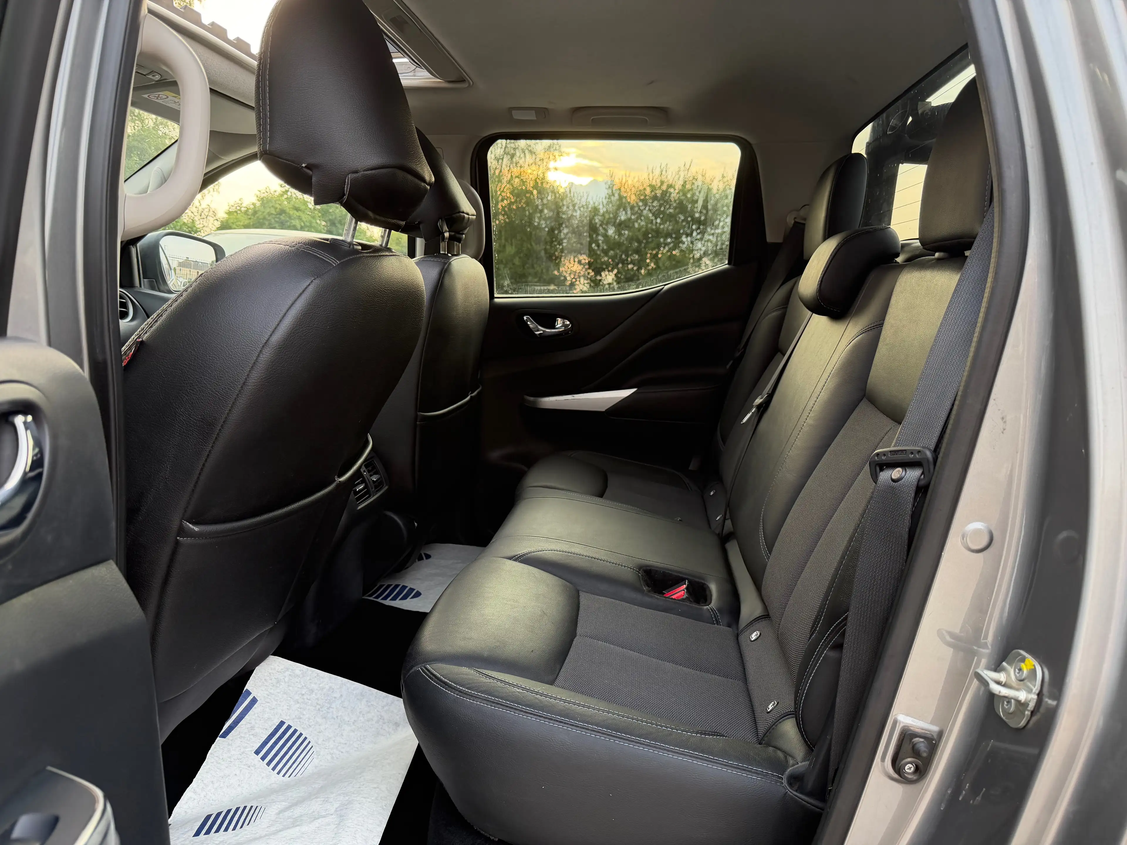 Nissan Navara 2.3 dCi 4WD New N-Guard — photo 12
