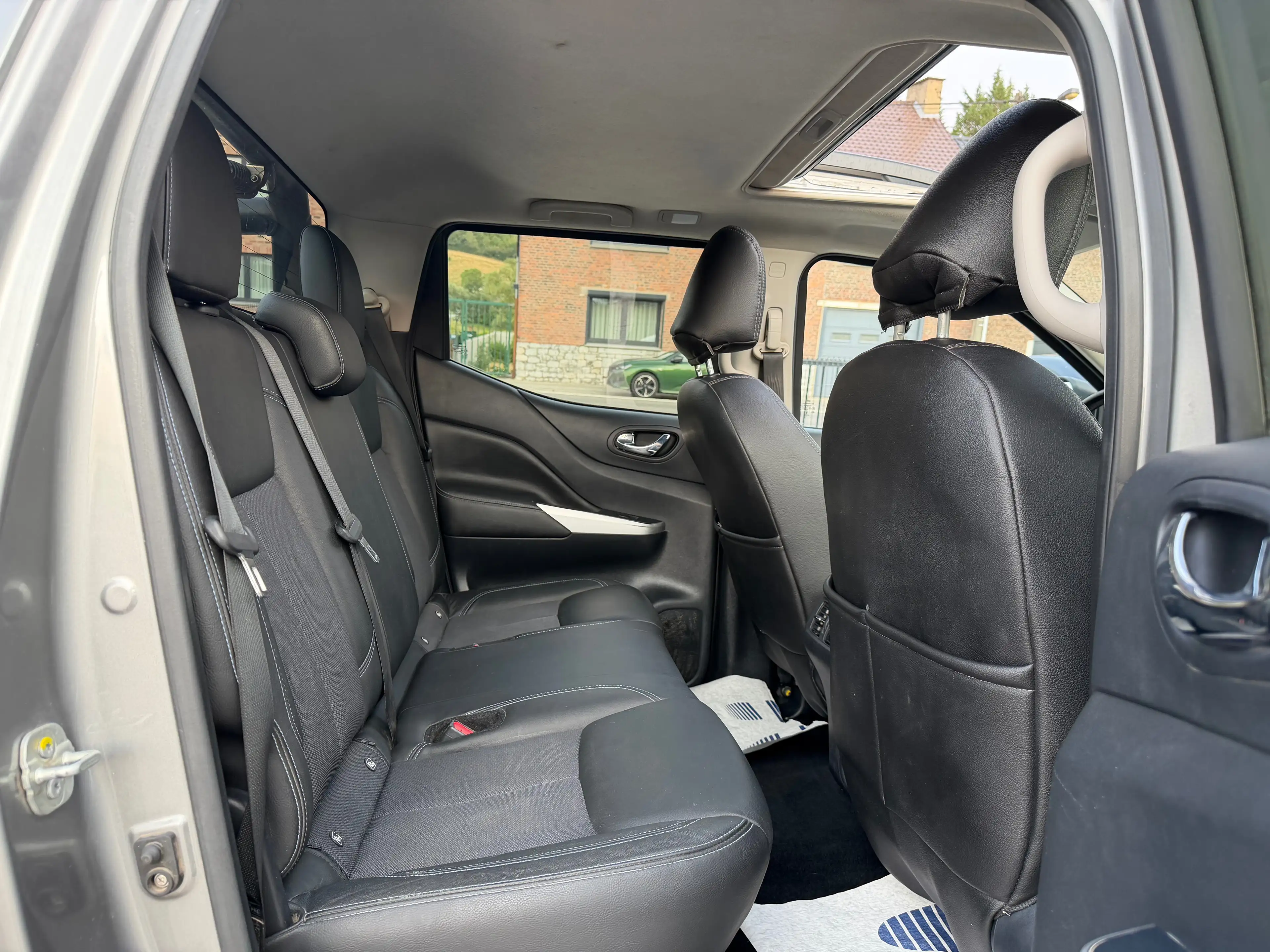 Nissan Navara 2.3 dCi 4WD New N-Guard — photo 13