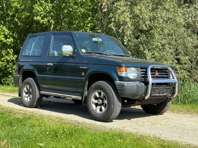 Mitsubishi Pajero 2.5l Allrad (4x4) Tüv=12/2027! AHK! 3Trg.