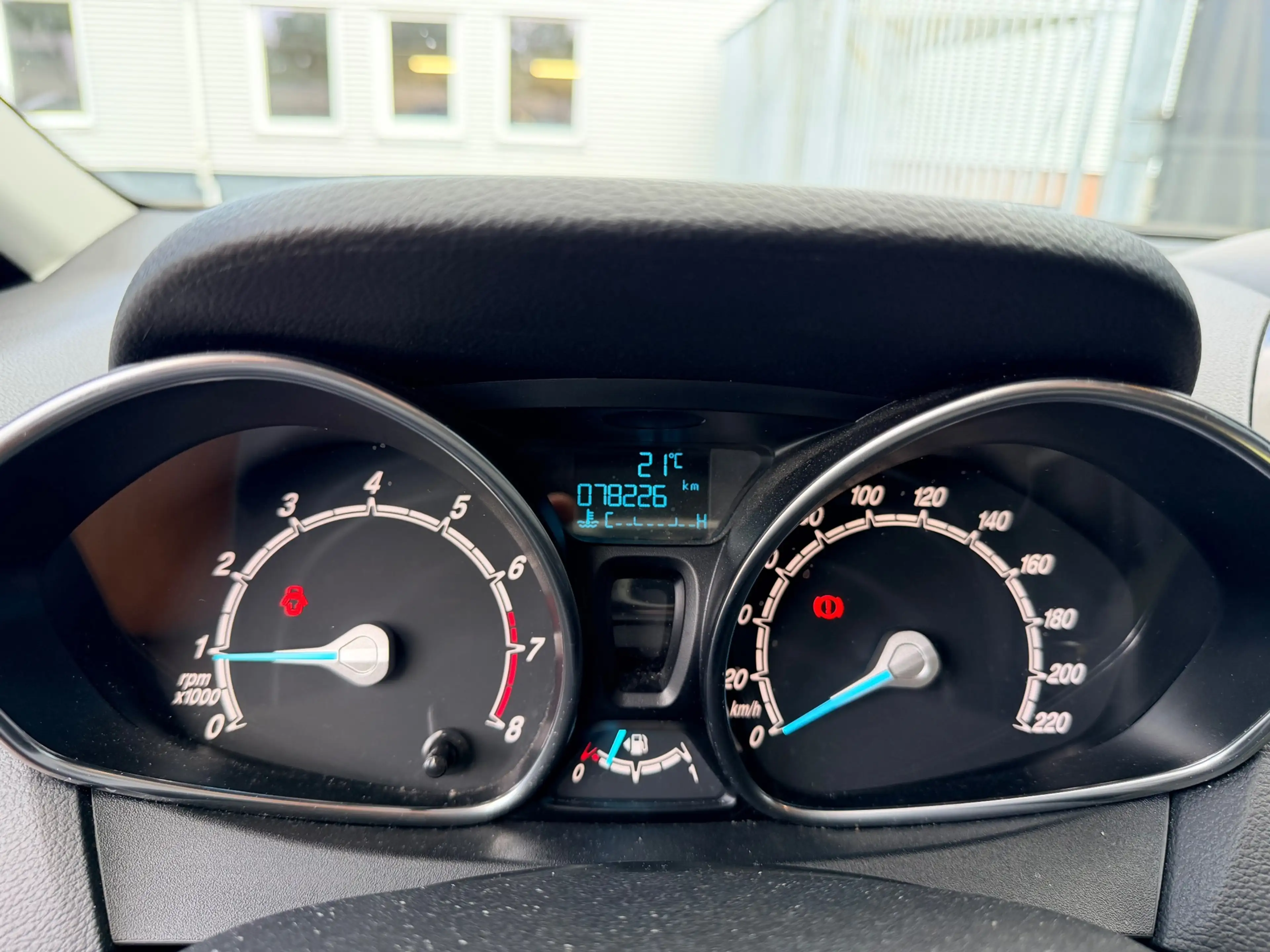 Ford B-Max 1.0 EcoBoost Titanium — photo 9