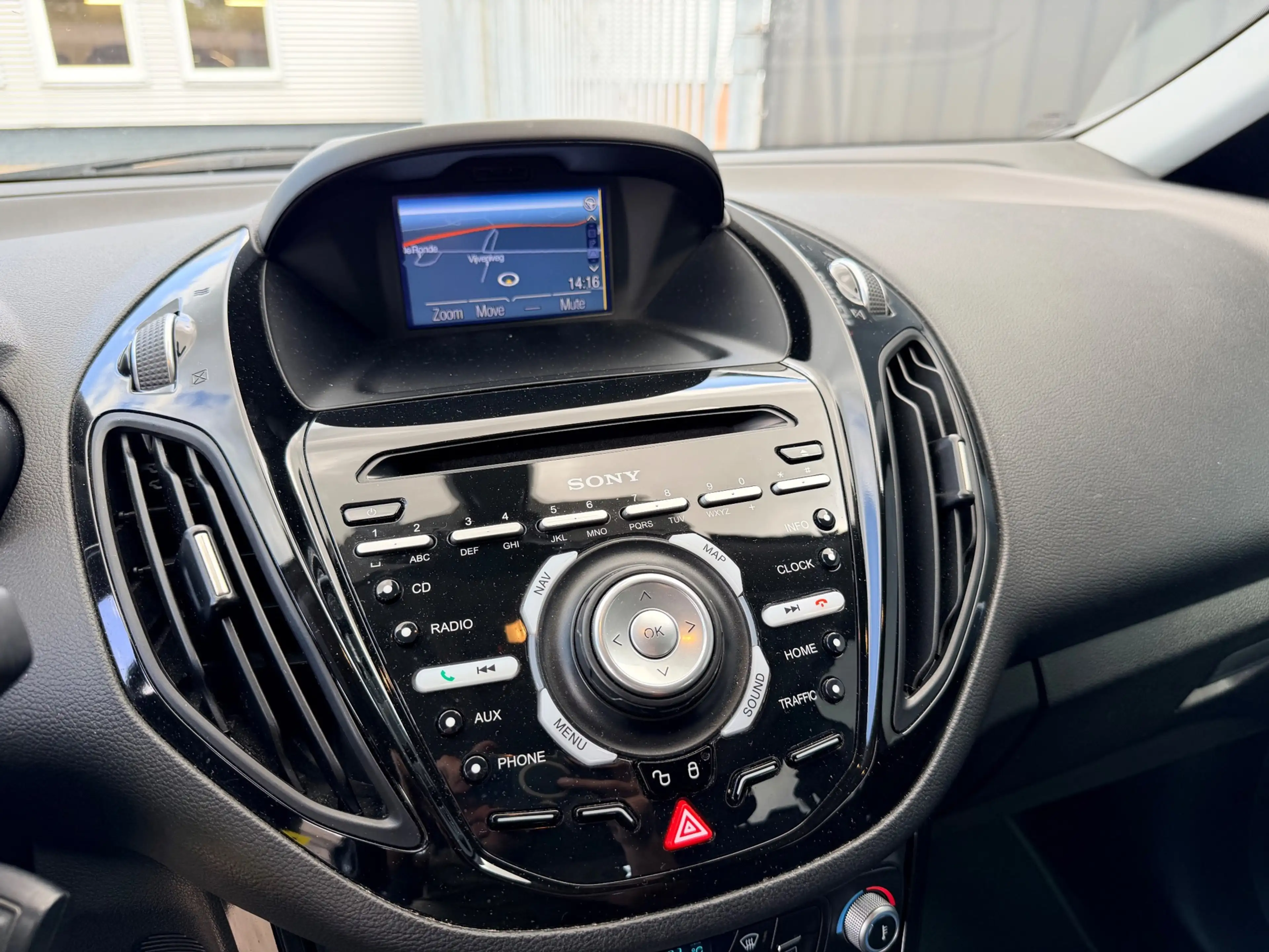 Ford B-Max 1.0 EcoBoost Titanium — photo 8