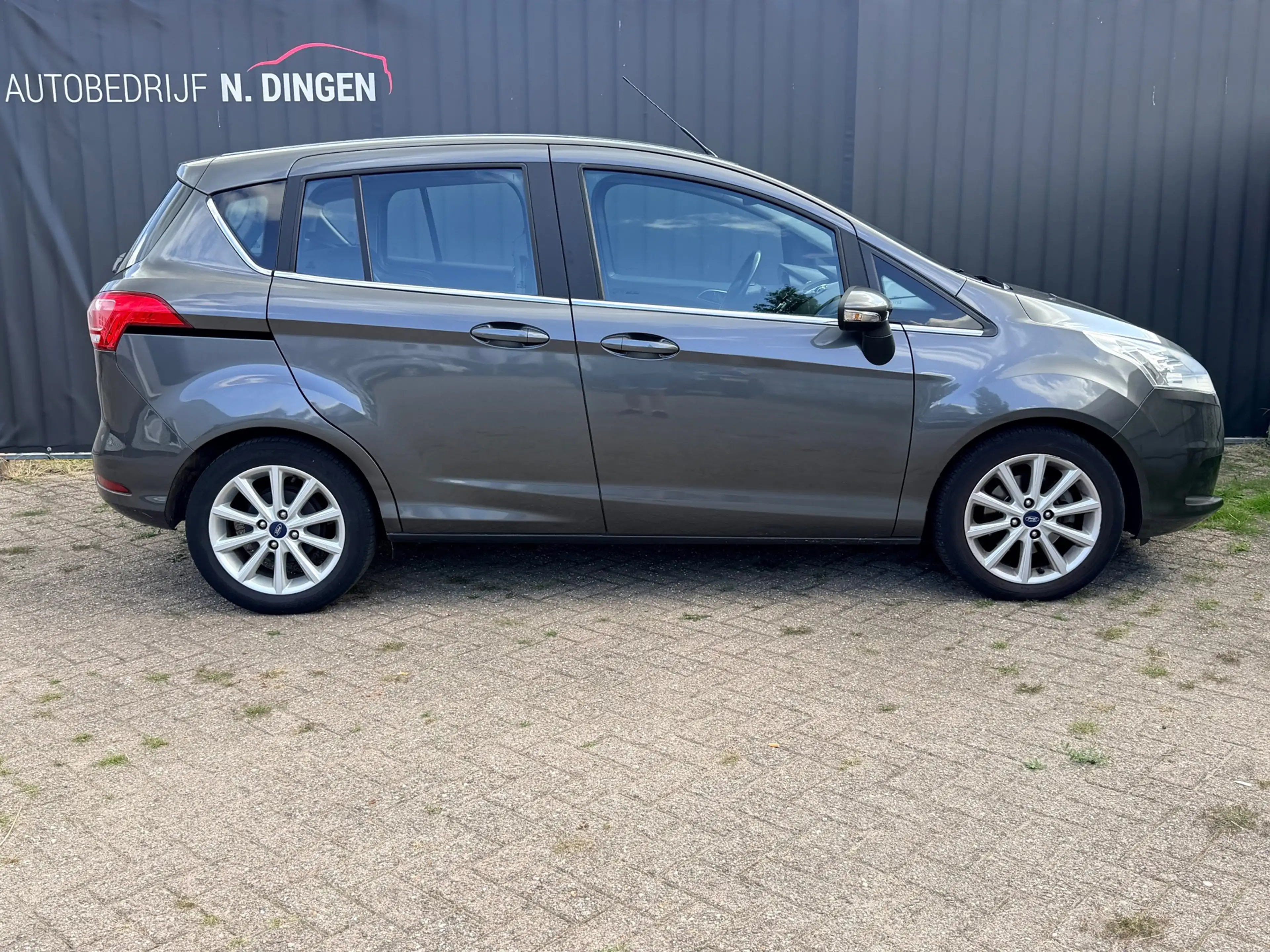 Ford B-Max 1.0 EcoBoost Titanium — photo 12