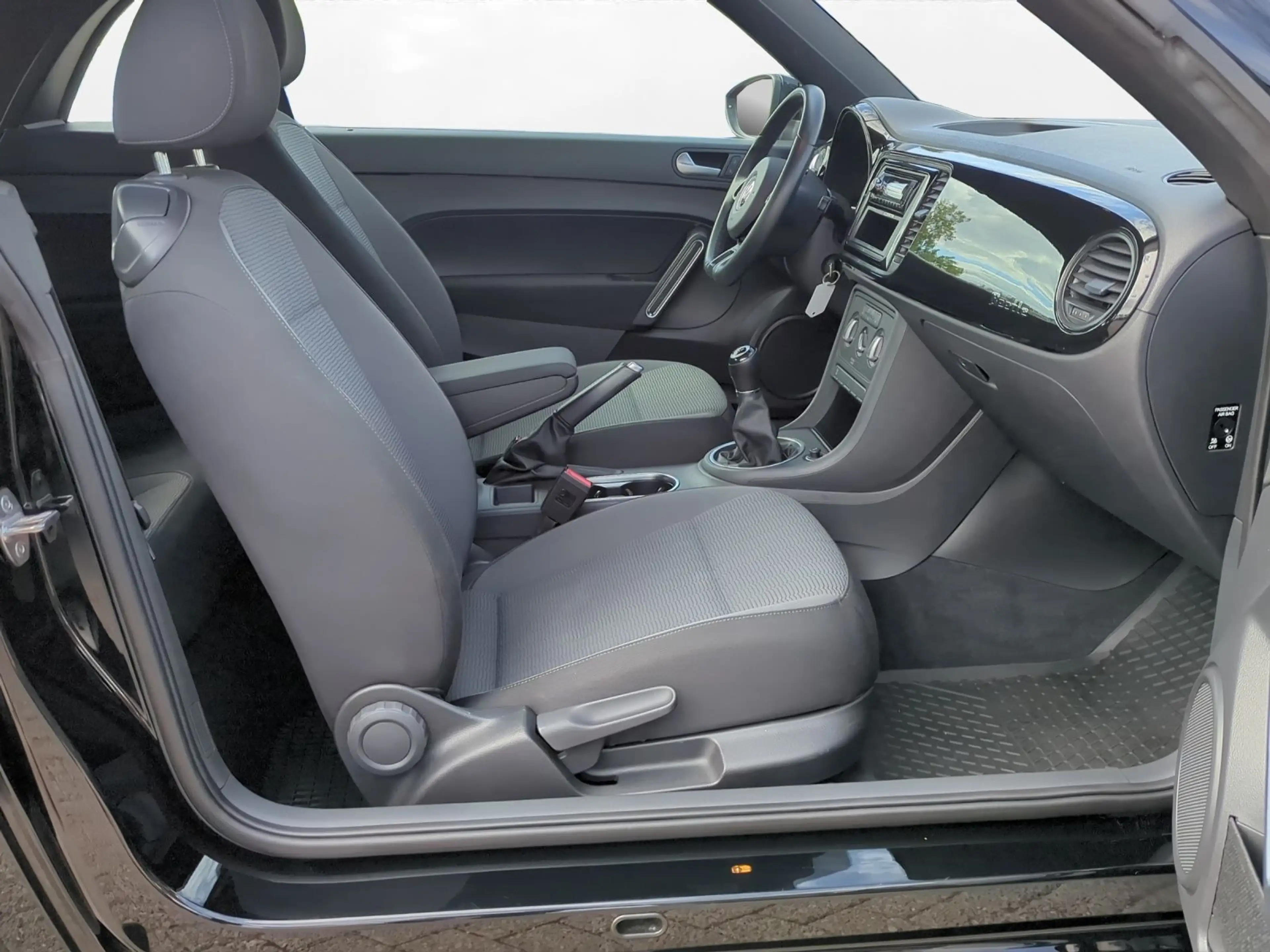 Volkswagen Beetle Cabrio 1,2 TSI BMT SiHz Klima — photo 11