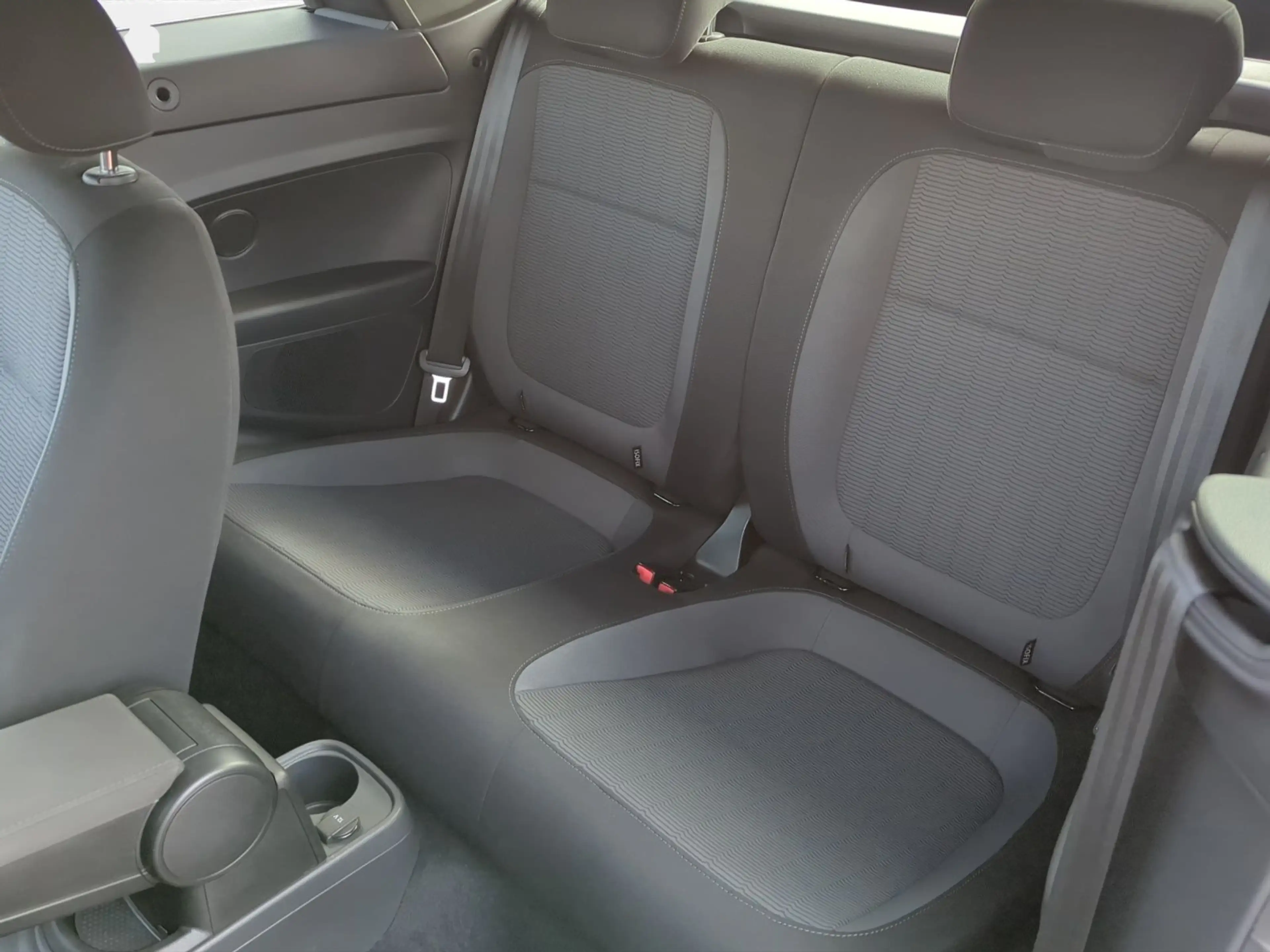 Volkswagen Beetle Cabrio 1,2 TSI BMT SiHz Klima — photo 8