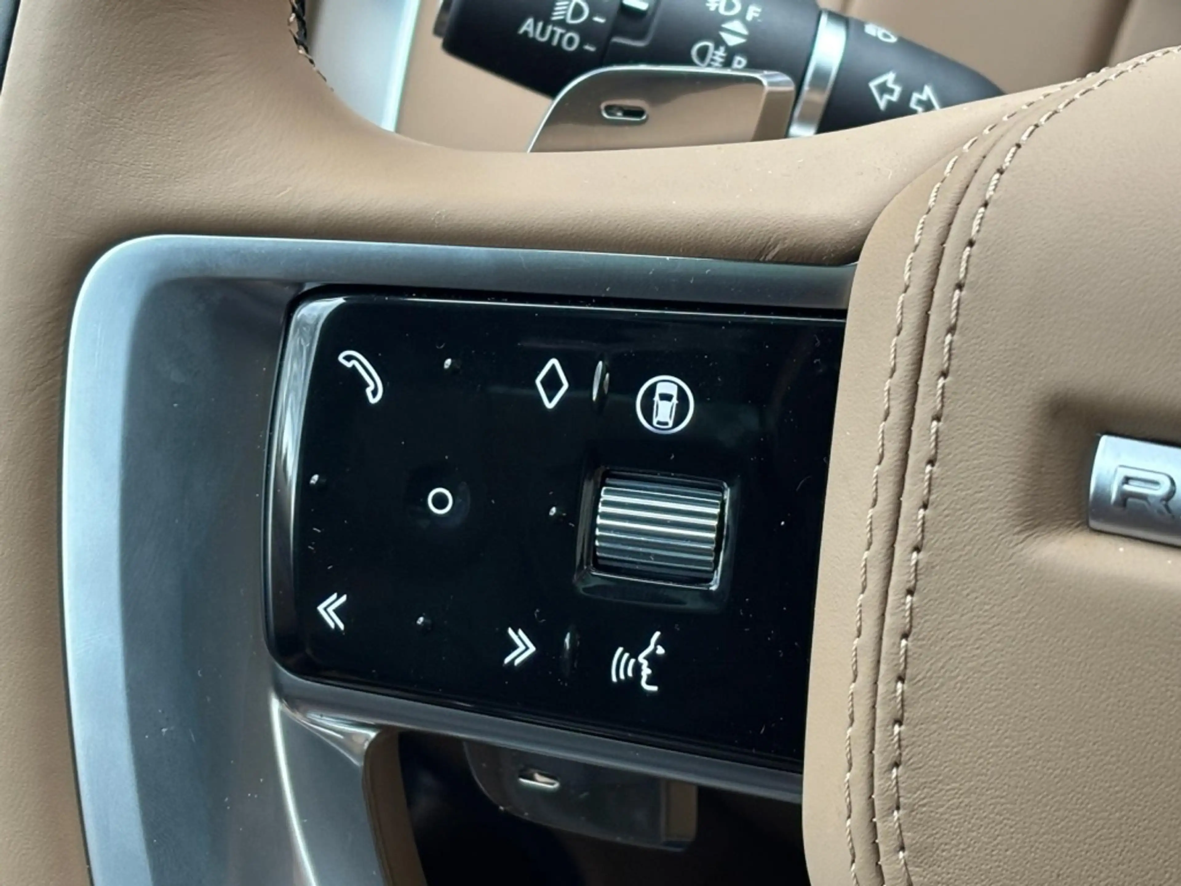 Land Rover Range Rover P460e HSE Panorama Clearsight 22" Trekhaak Massage — photo 20