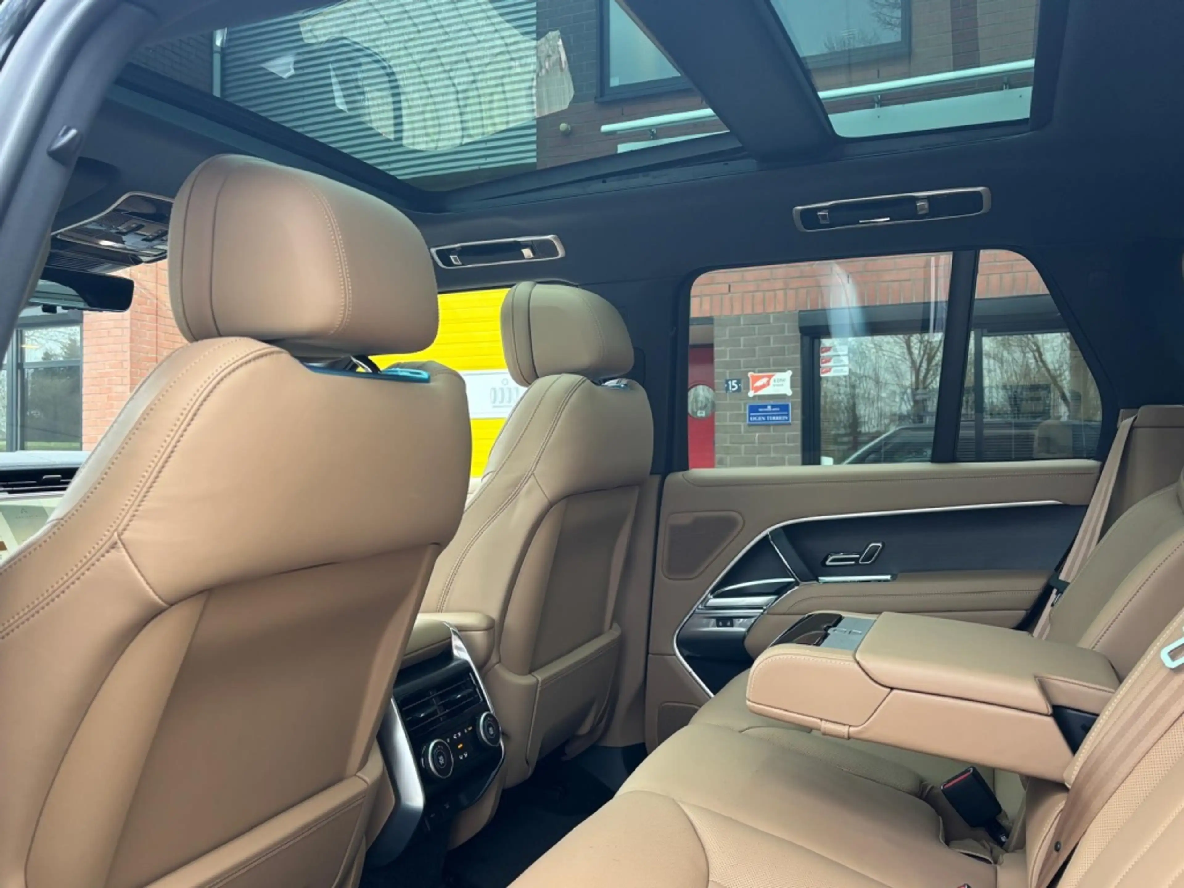 Land Rover Range Rover P460e HSE Panorama Clearsight 22" Trekhaak Massage — photo 25