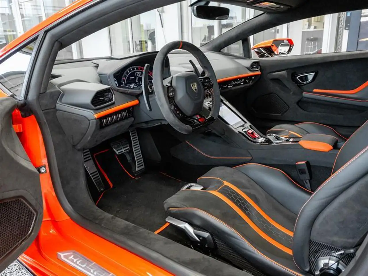 Lamborghini Huracán снимка Lamborghini Huracán