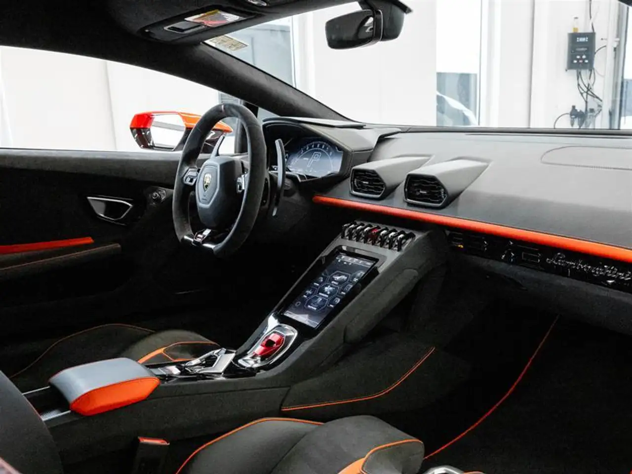 Lamborghini Huracán снимка Lamborghini Huracán