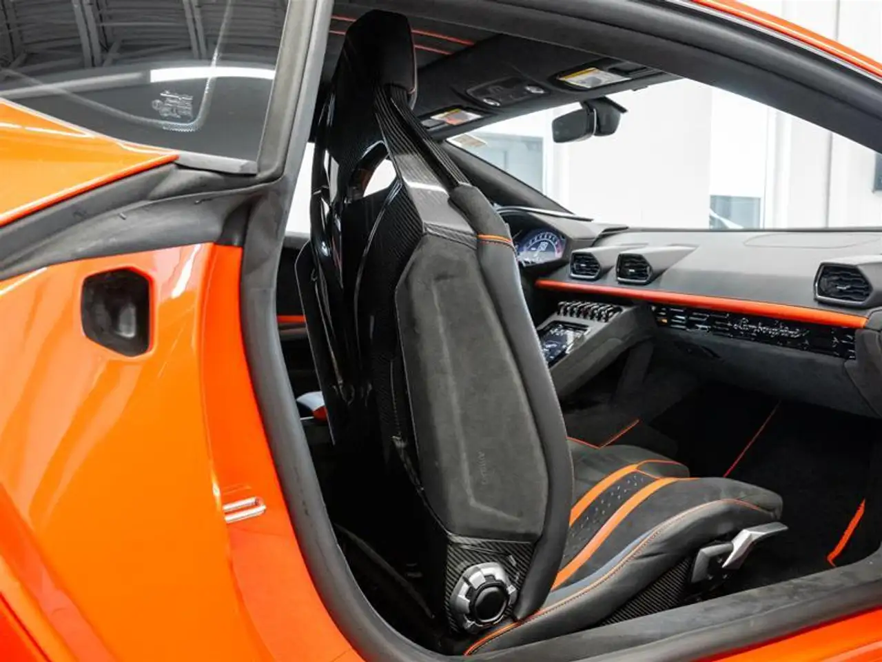 Lamborghini Huracán снимка Lamborghini Huracán