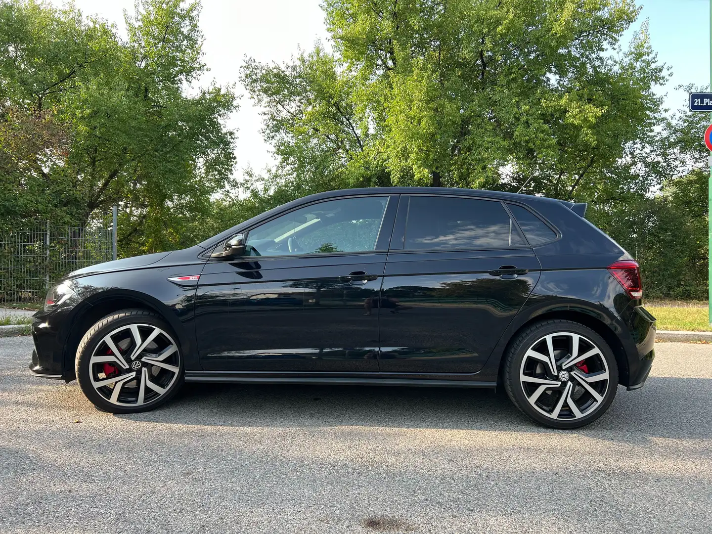 Volkswagen Polo GTI Polo 2,0 TSI GTI DSG GTI Schwarz - 2