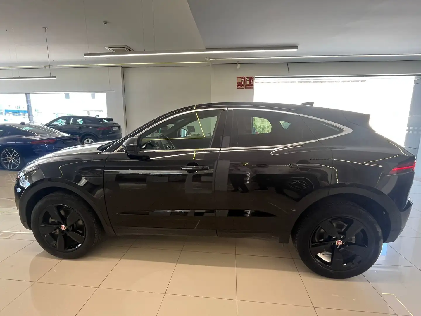 Jaguar E-Pace 2.0D I4 SE 163 Noir - 2