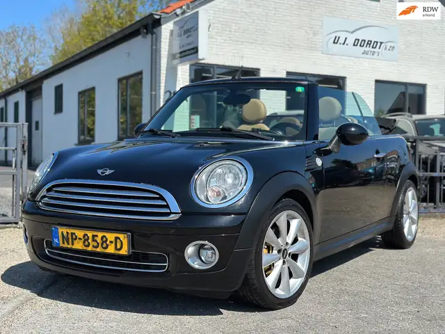 MINI Cooper Cabrio Mini 1.6 bijzonder netjes !