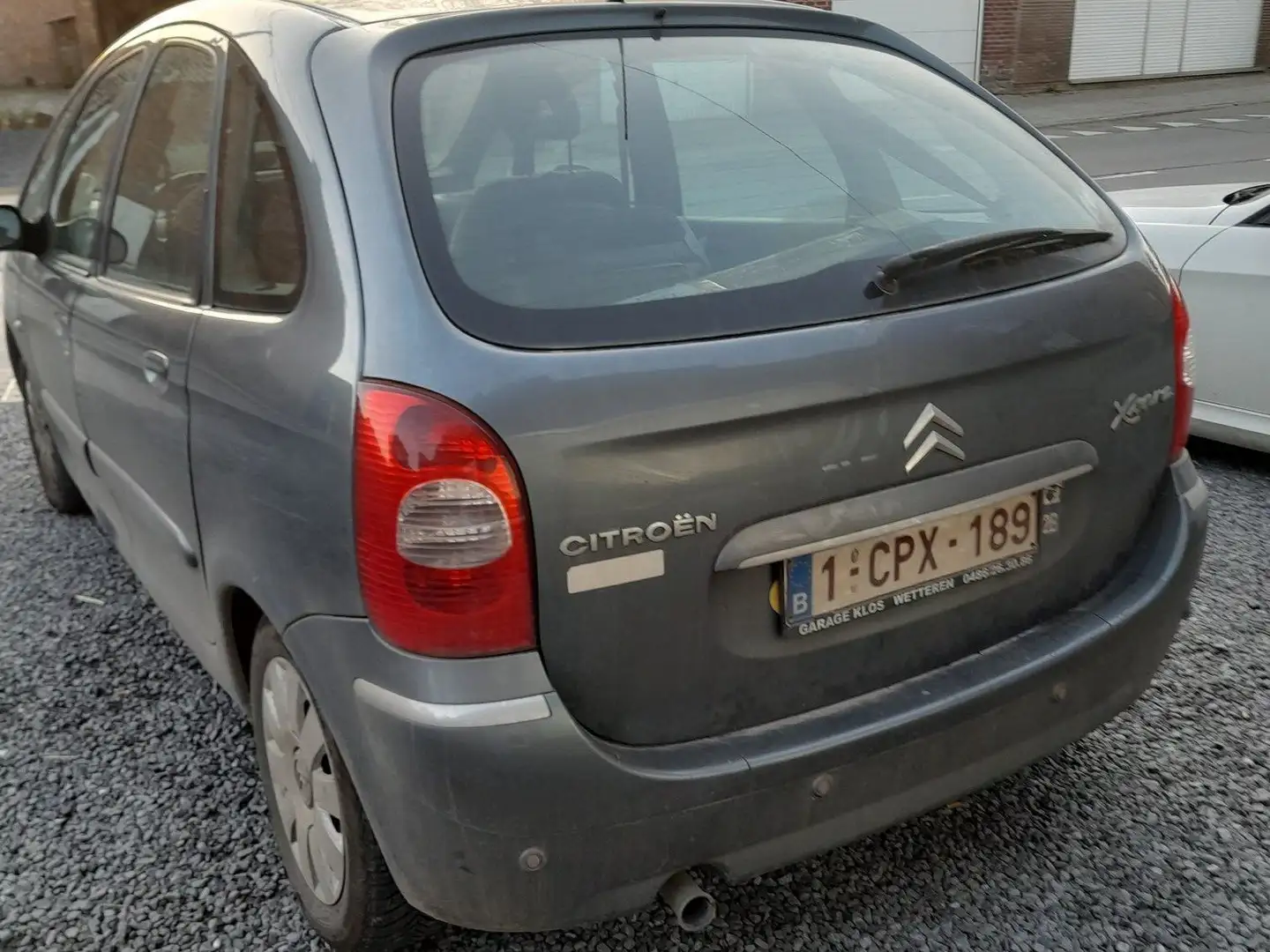 Citroen Xsara Picasso Xsara+Picasso+1.6i+16V+110 Šedá - 2