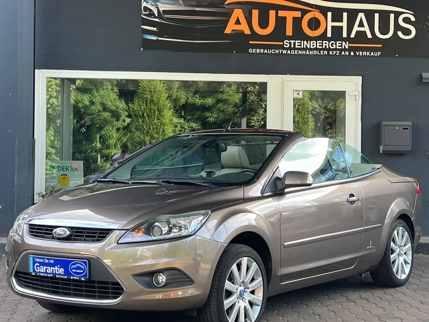 Ford Focus 2.0 Cabrio Titanium/12 Monate Garantie Braun - 1