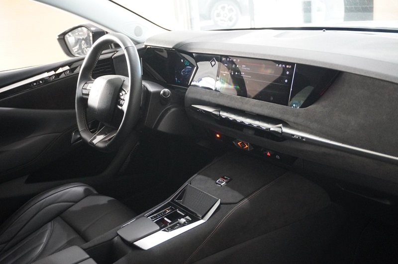 DS Automobiles DS 4 DS 4 E-Tense PERFORM. LINE PHEV NAVI/LED/SHZ — photo 43