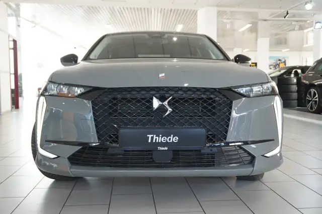 DS Automobiles DS 4 view 6
