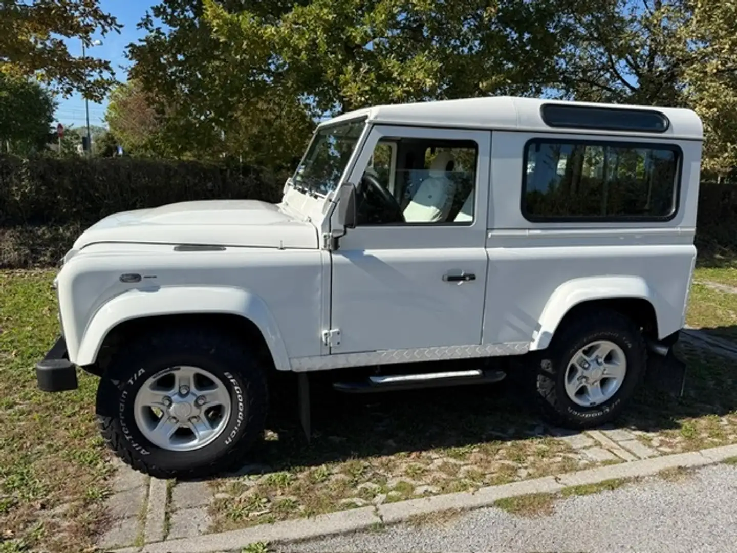 Land Rover Defender Defender VI 2007 90 90 2.4 td E Soft Top Bianco - 2