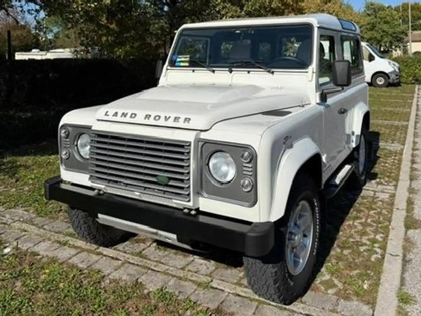 Land Rover Defender Defender VI 2007 90 90 2.4 td E Soft Top Bianco - 1