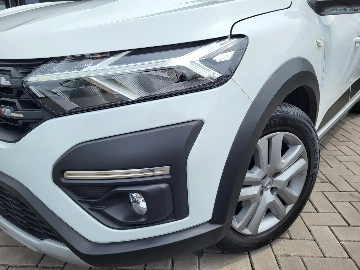 Dacia Jogger 1.0 TCe Comfort | Met o.a. navigatie, airco, 7-per Wit - 2