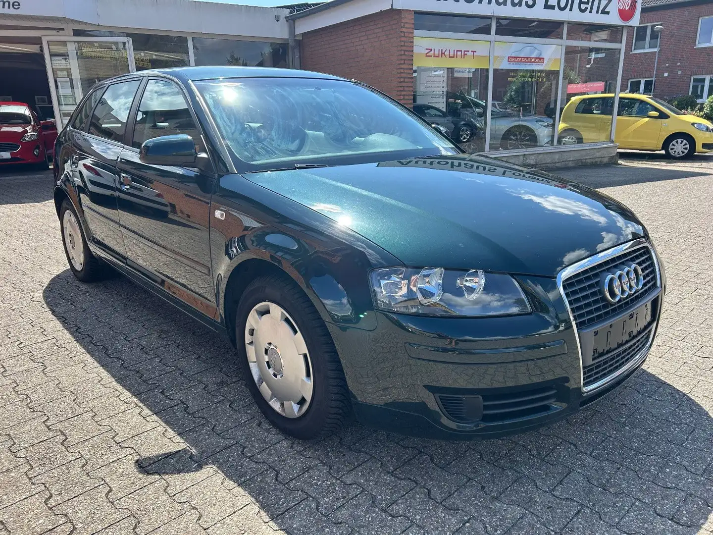 Audi A3 Sportback 1.6 Attraction/Automatik/ Grün - 1
