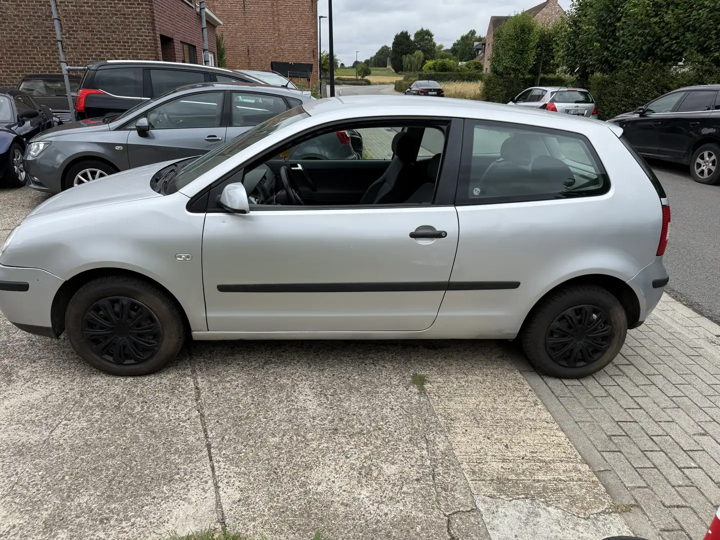 Volkswagen Polo 1.2i 12v ESSENCE Airco 2002 163.000km EURO 4 Gris - 2