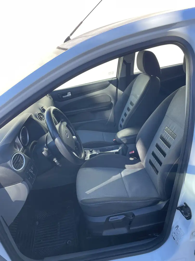 Ford Focus 1.6 16V Style - 2