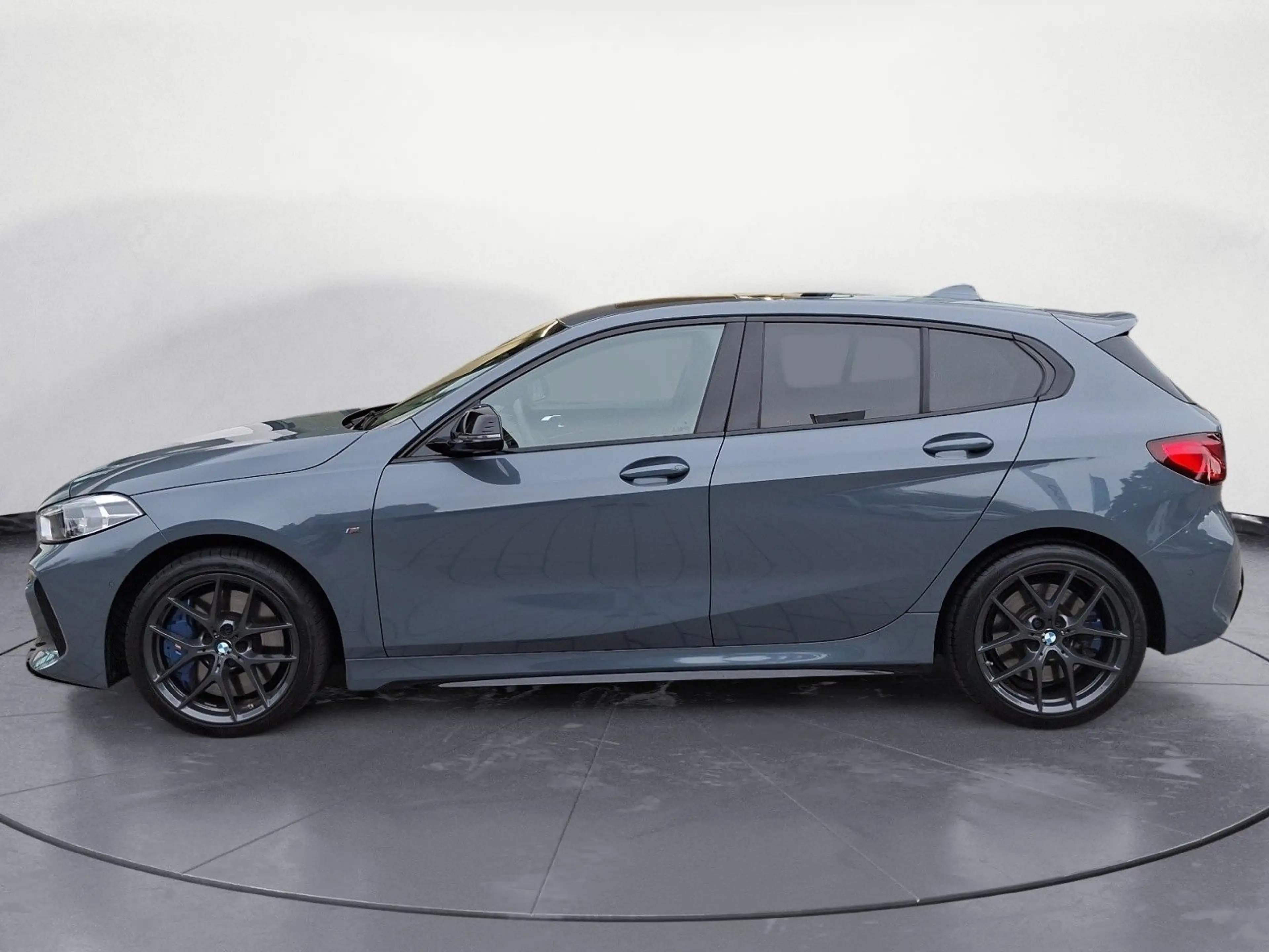 BMW 135 i xDrive Edition Colorvision Pano Head-Up El — photo 3
