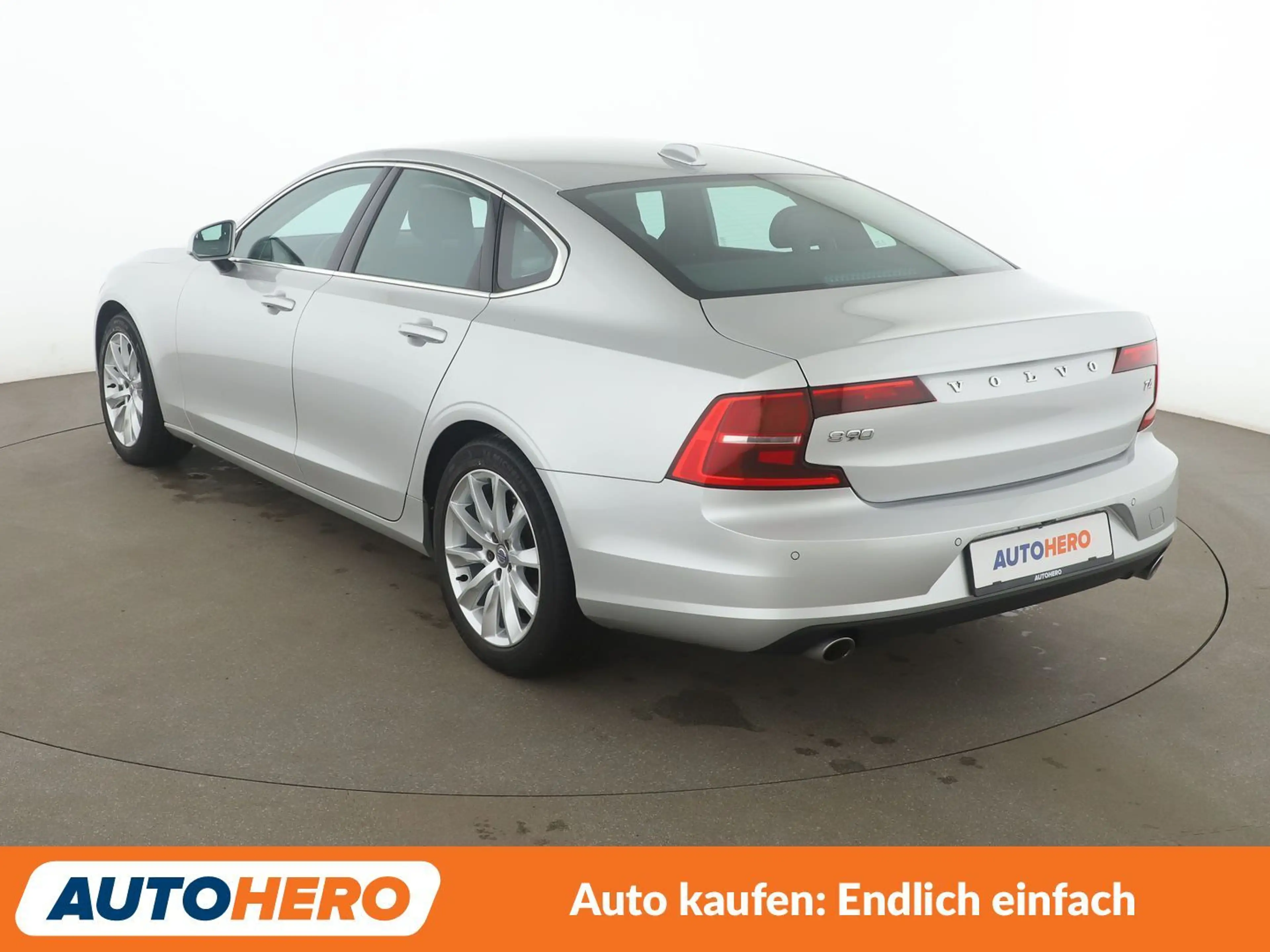 Volvo S90 2.0 T4 Momentum *NAVI*TEMPO*PDC*SHZ* — photo 4